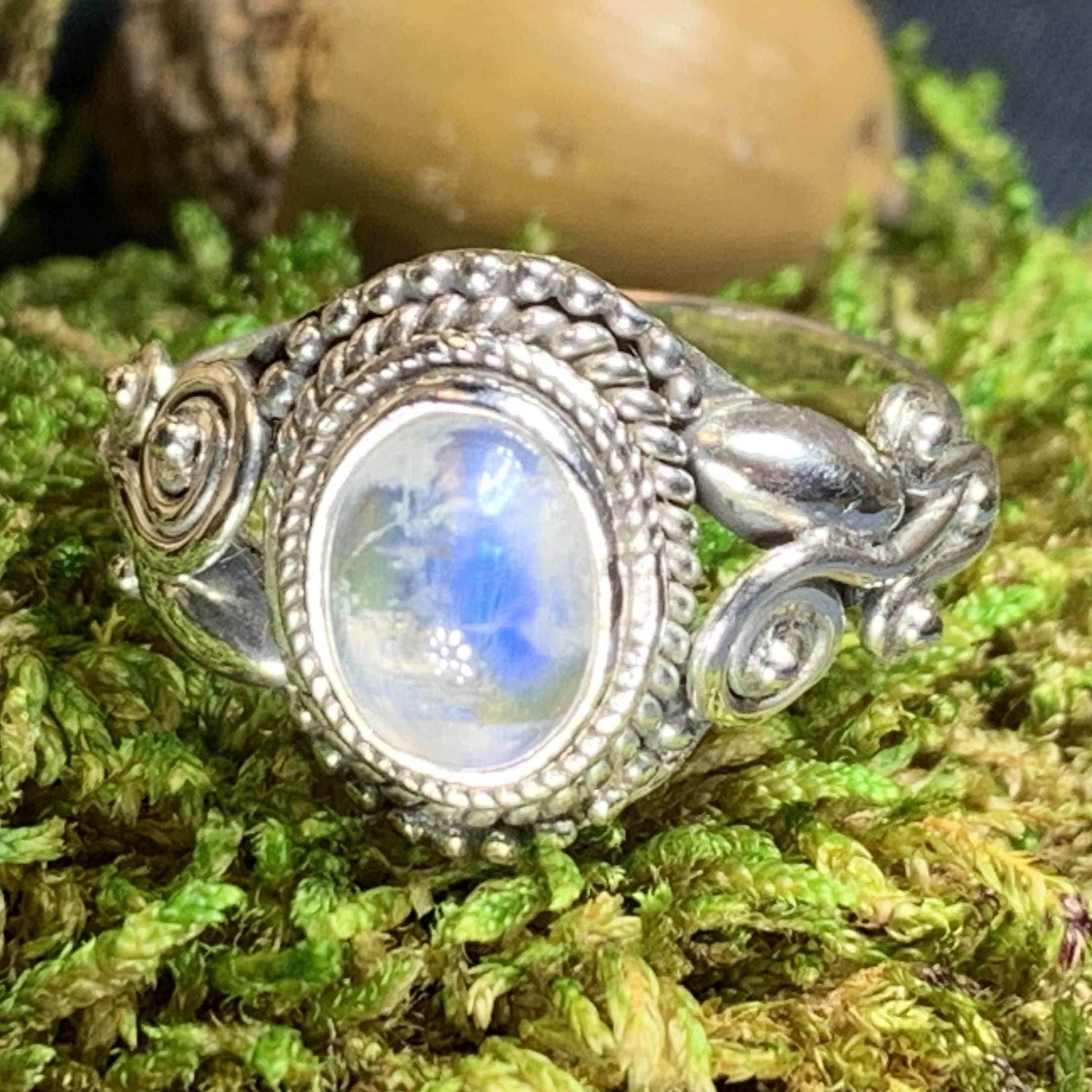 Celtic Vines Moonstone Ring - 7 / Moonstone