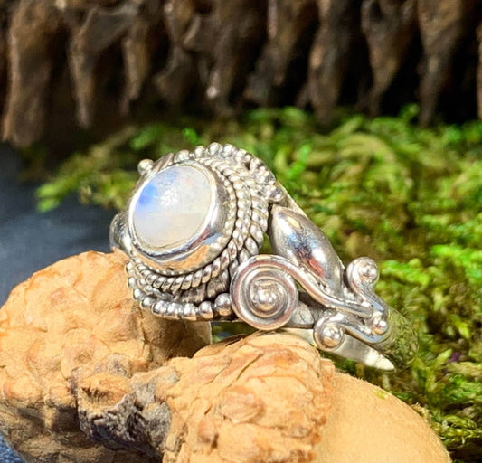 Celtic Vines Ring - 7 / Moonstone