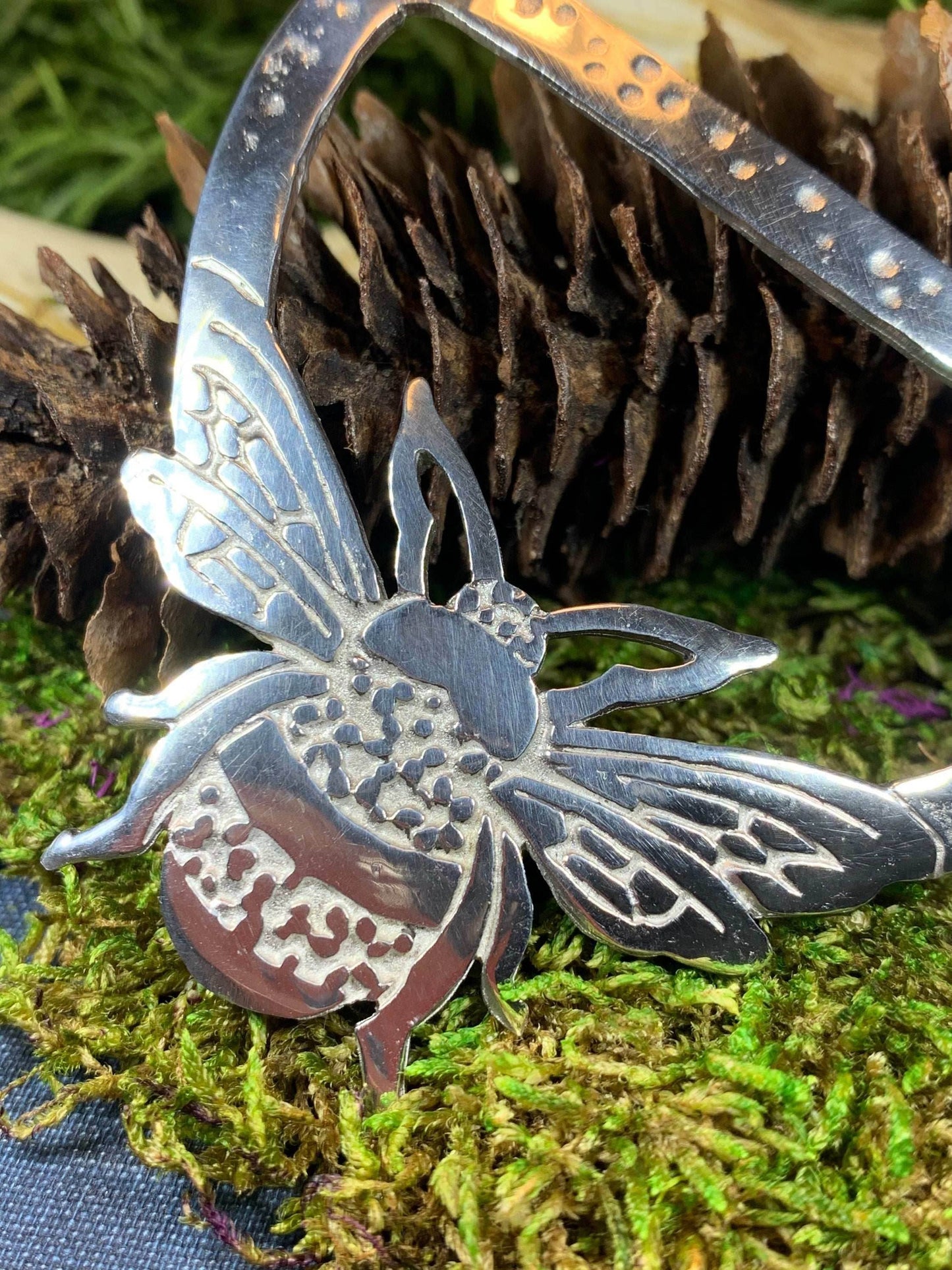 Bonnie Bee Scarf Ring - 