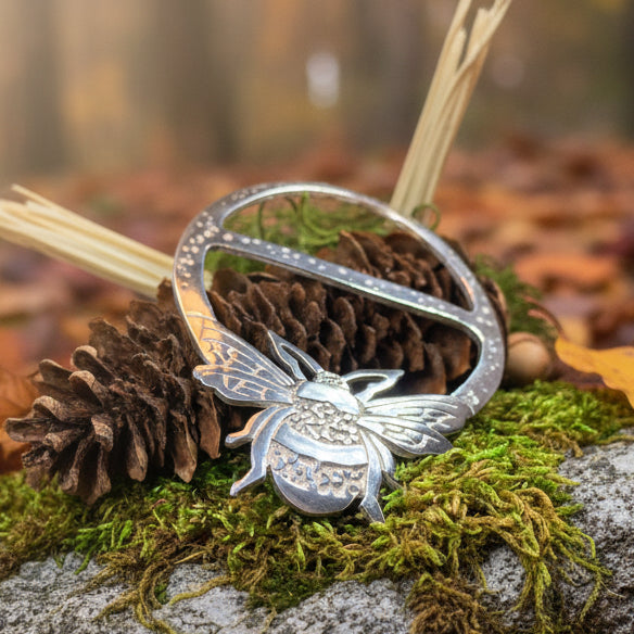 Bonnie Bee Scarf Ring