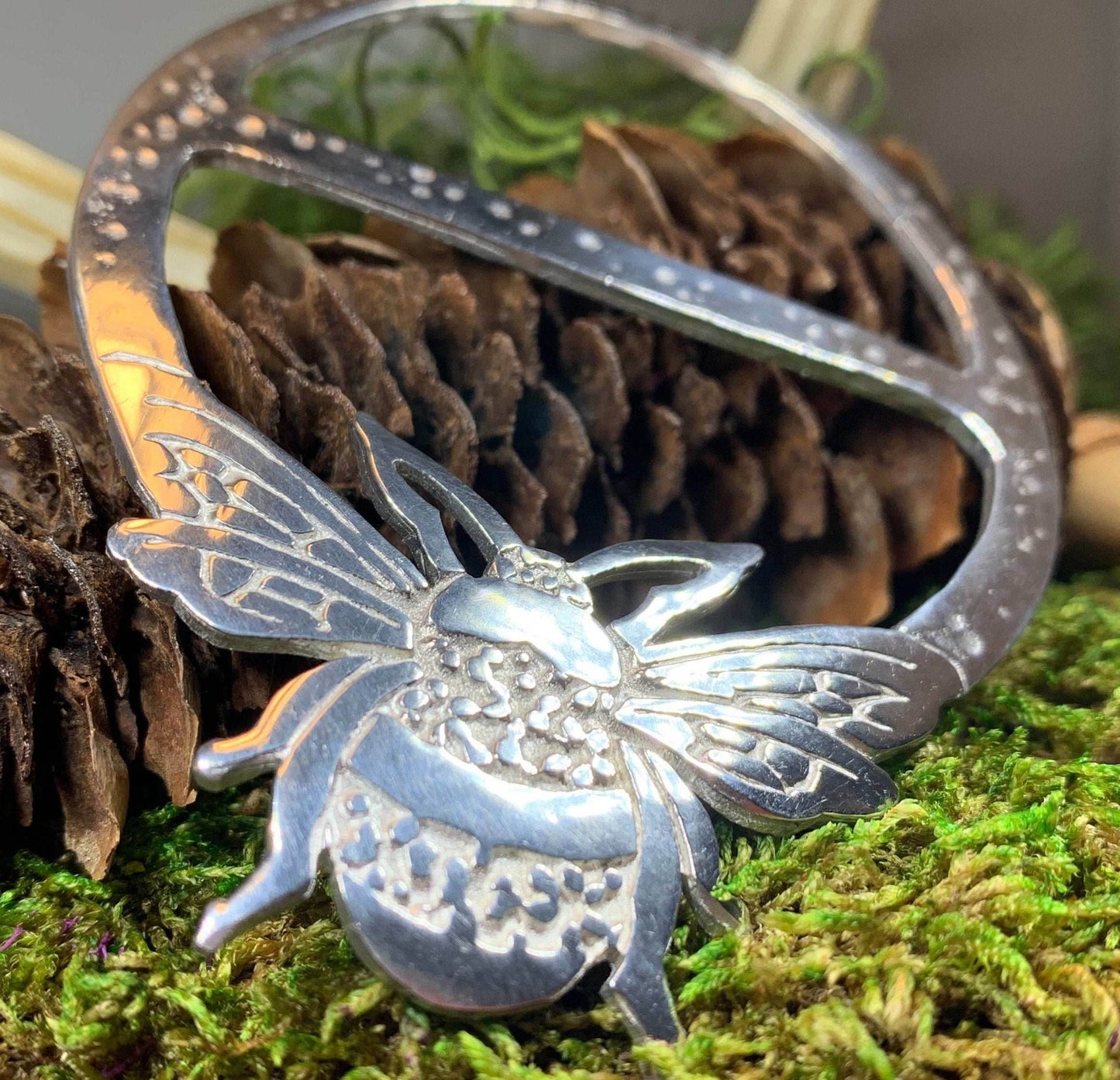 Bonnie Bee Scarf Ring - 