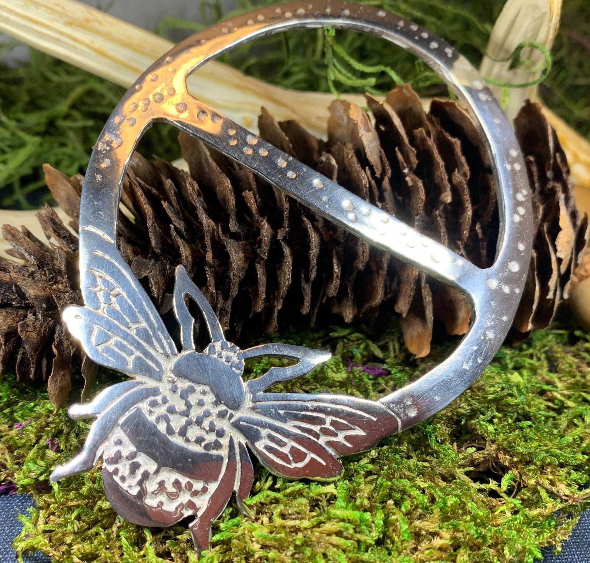 Bonnie Bee Scarf Ring - 