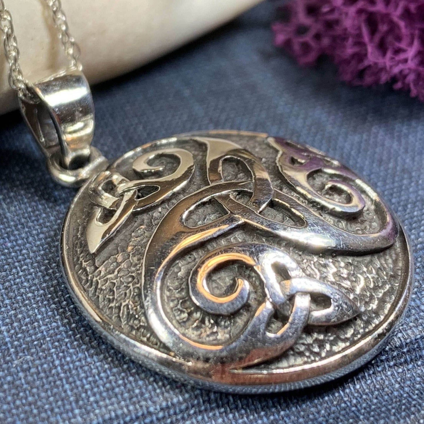 Mochán Celtic Knot Necklace - 18
