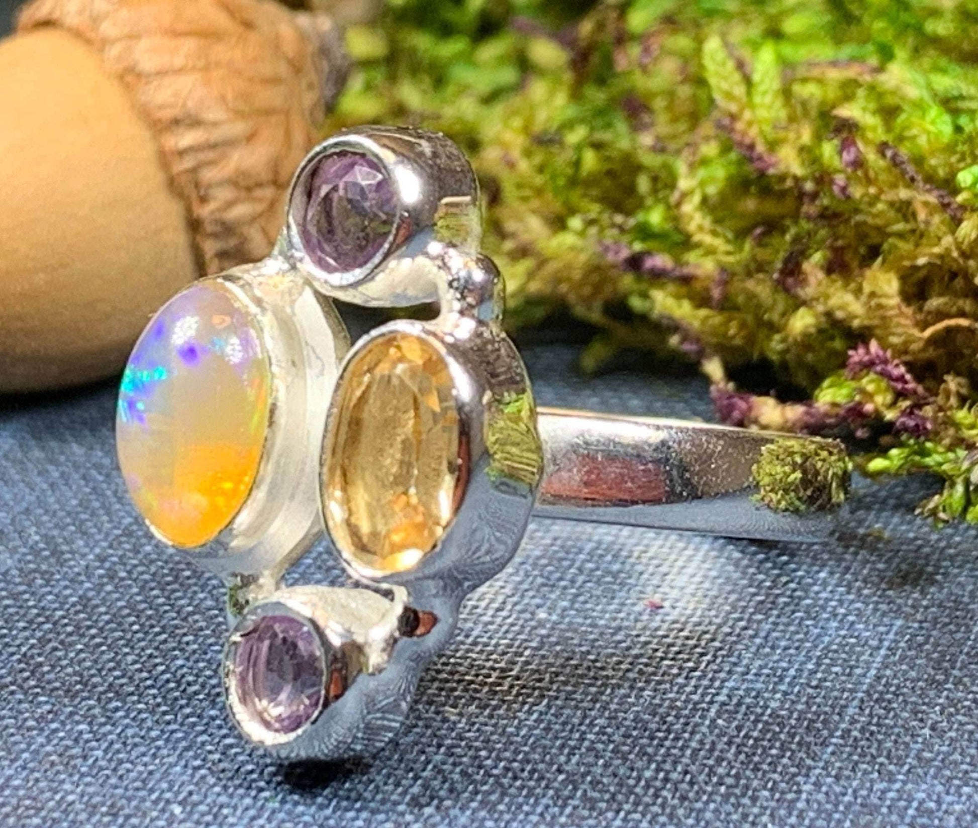 Highland Summer Ring - 8 / Moonstone