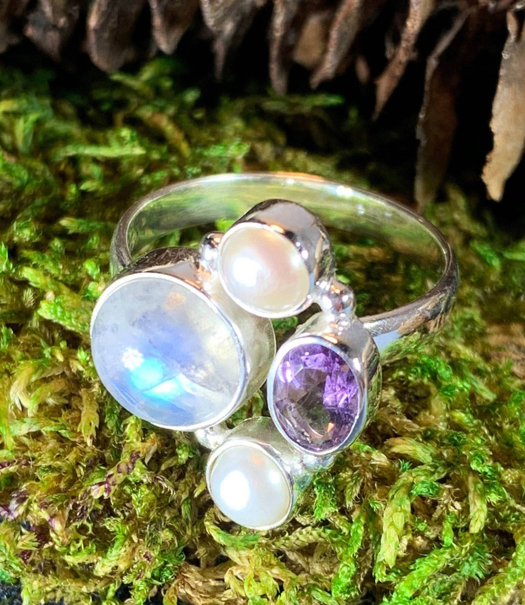 Highland Summer Ring - 8 / Moonstone