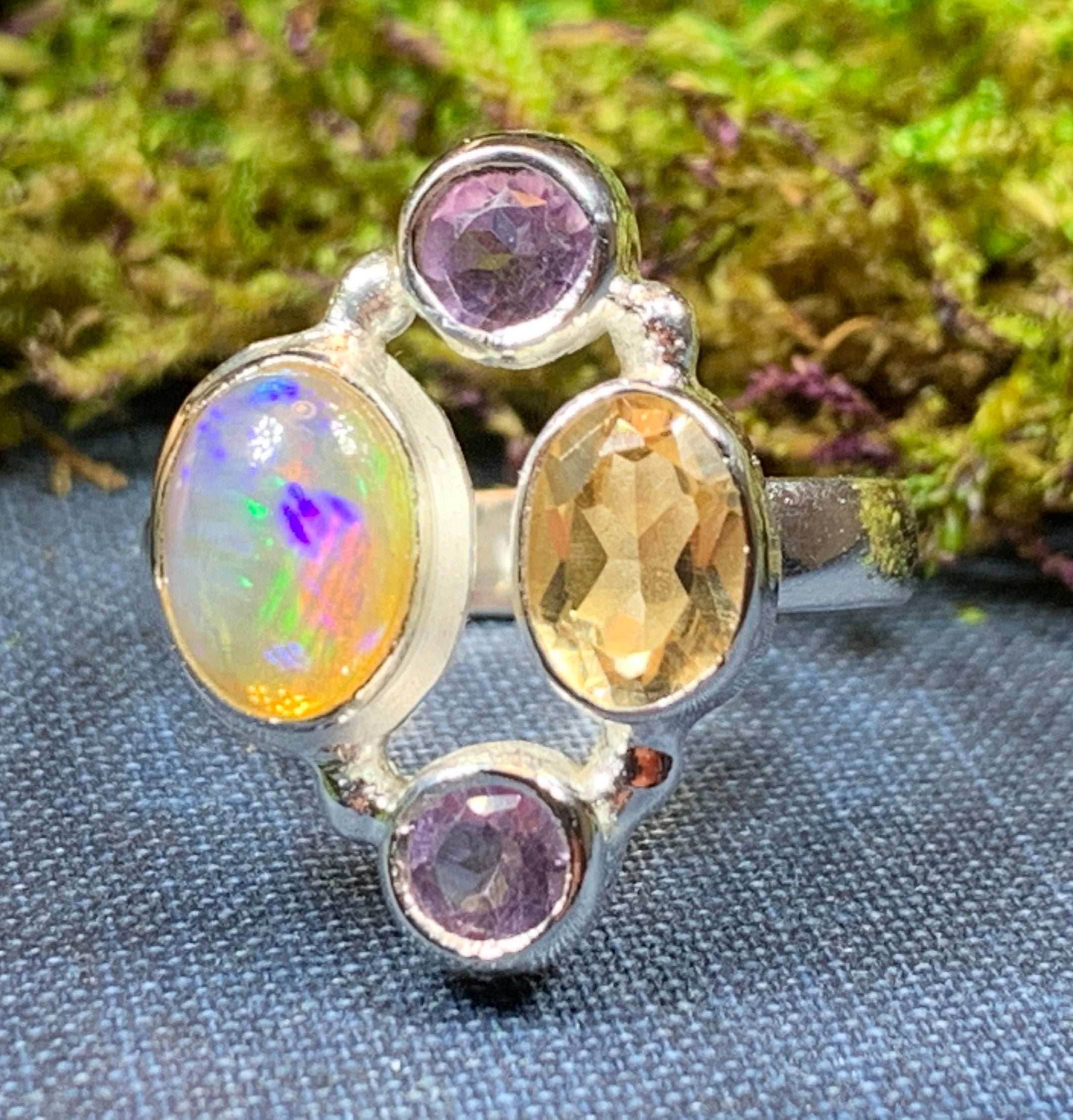 Highland Summer Ring - 8 / Moonstone