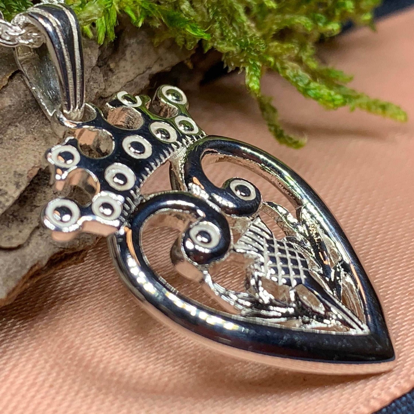 Regal Thistle Luckenbooth Necklace - 