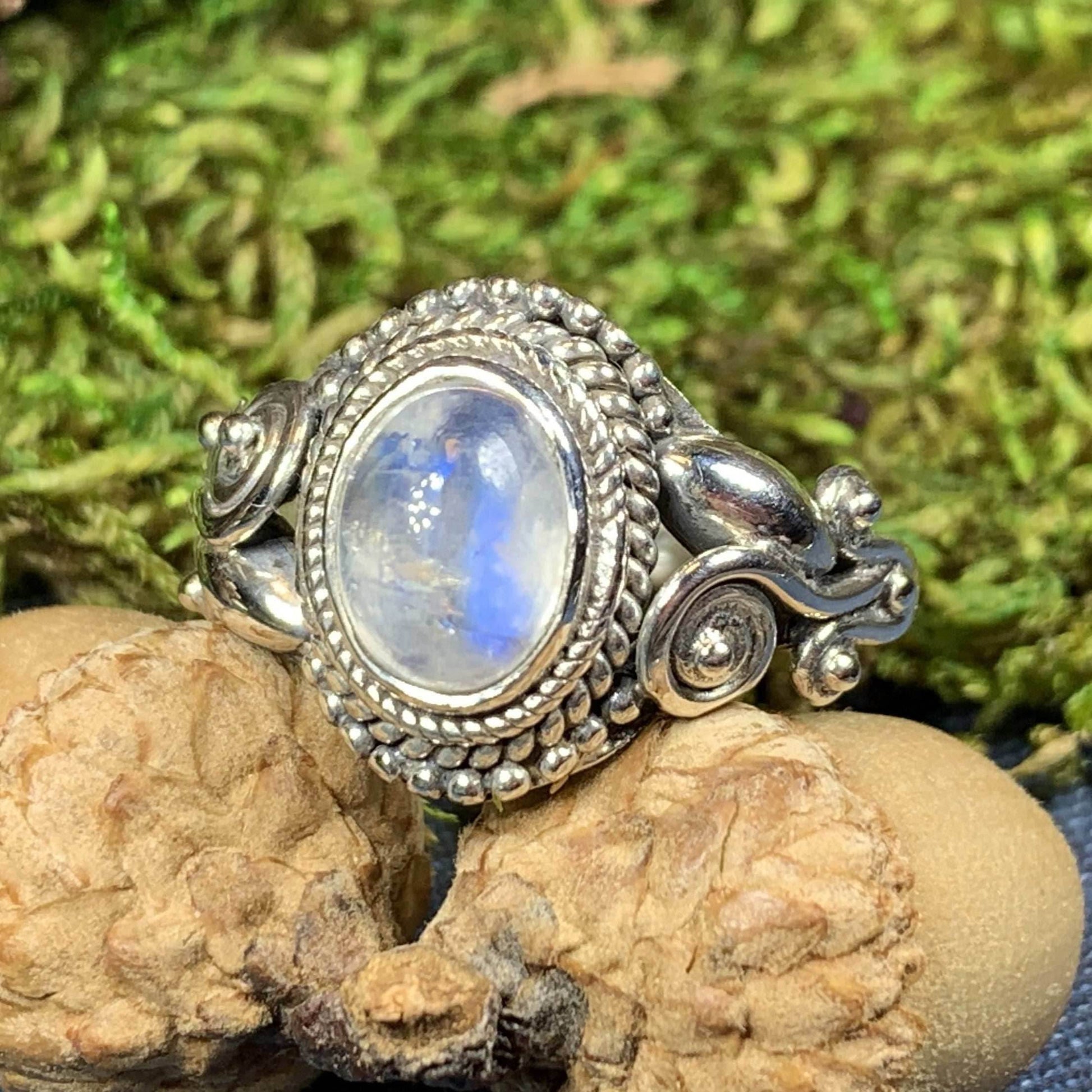 Celtic Vines Moonstone Ring - 7 / Moonstone