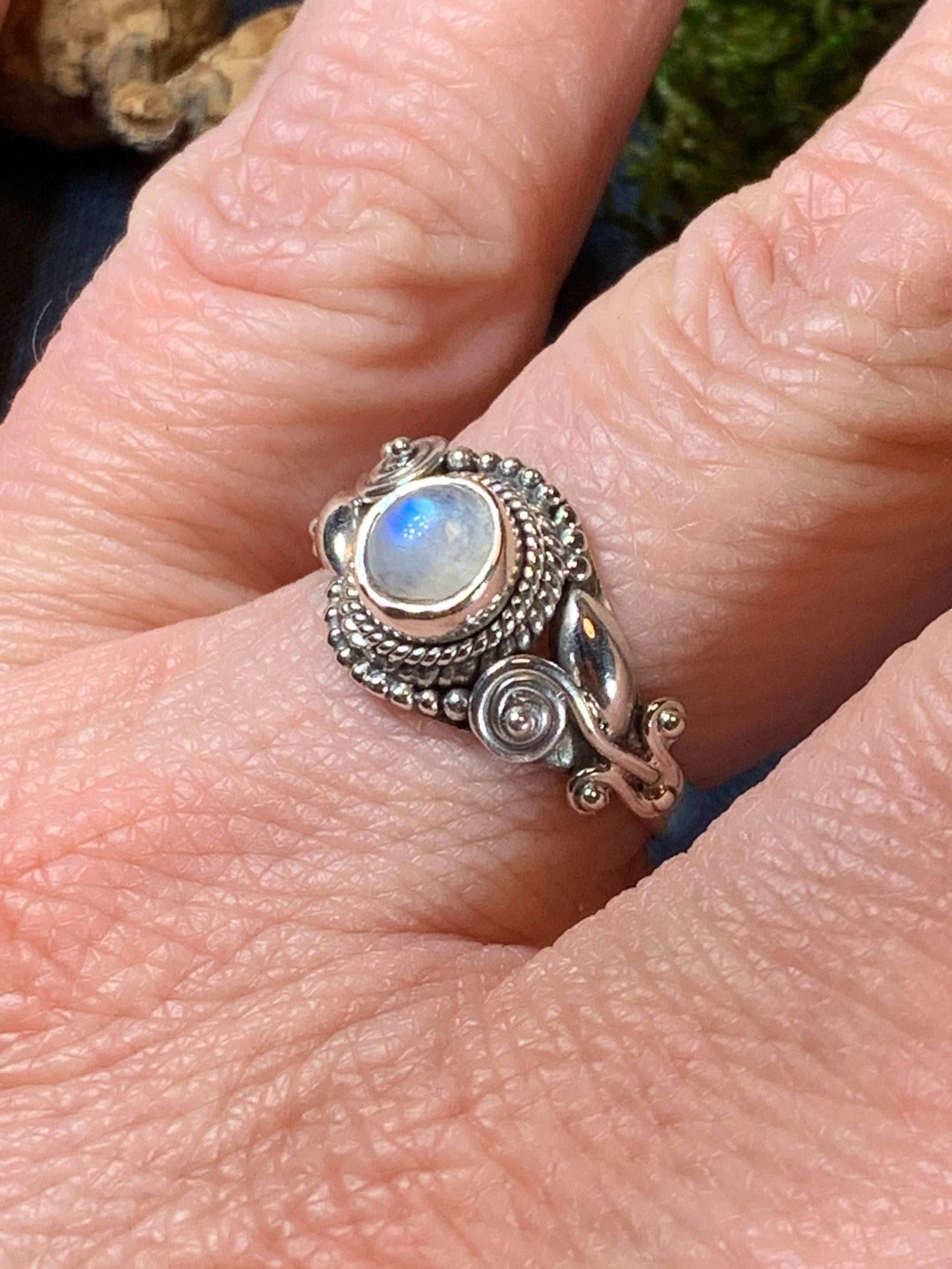 Celtic Vines Ring - 7 / Moonstone