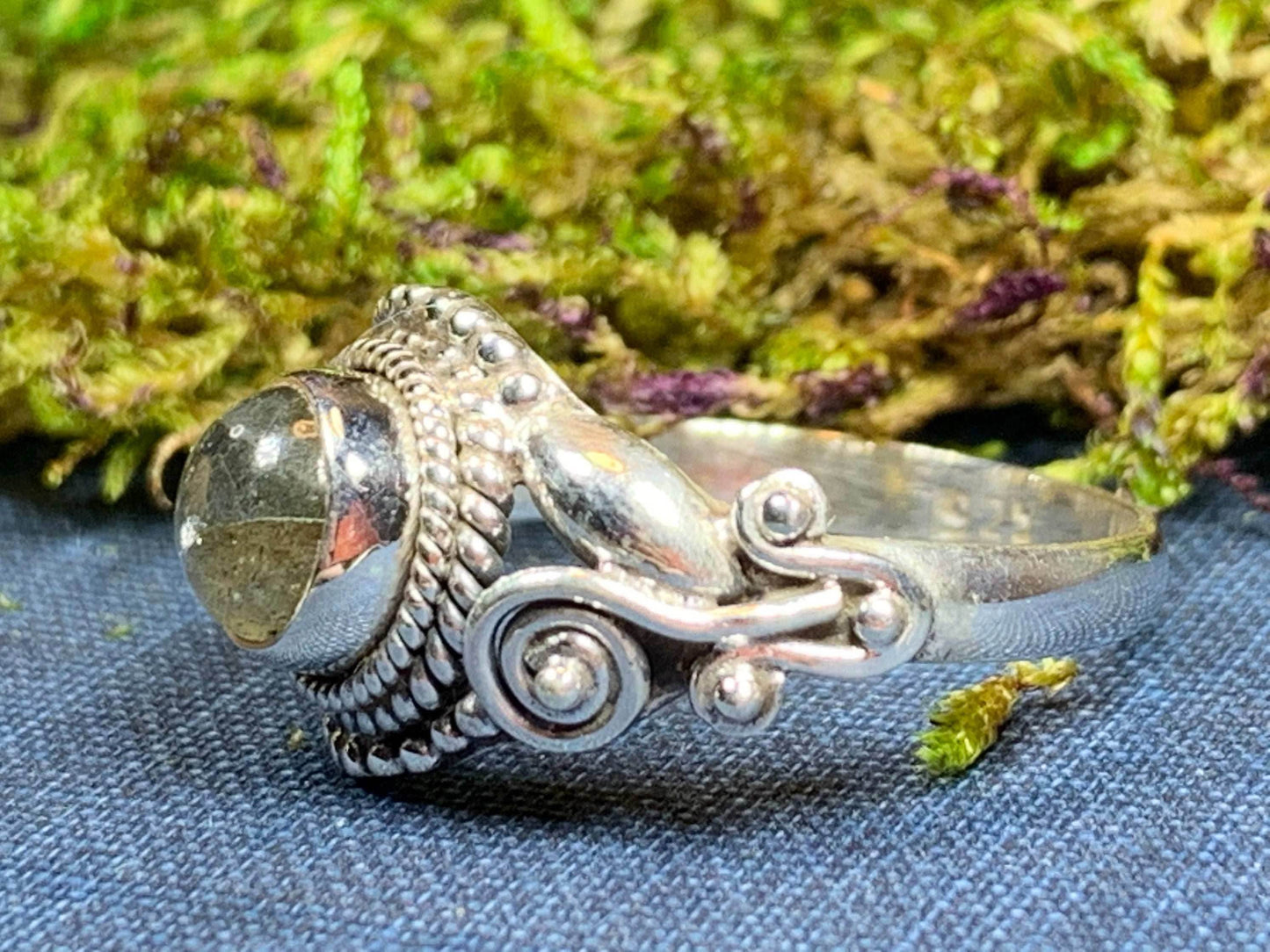 Celtic Vines Ring - 7 / Moonstone