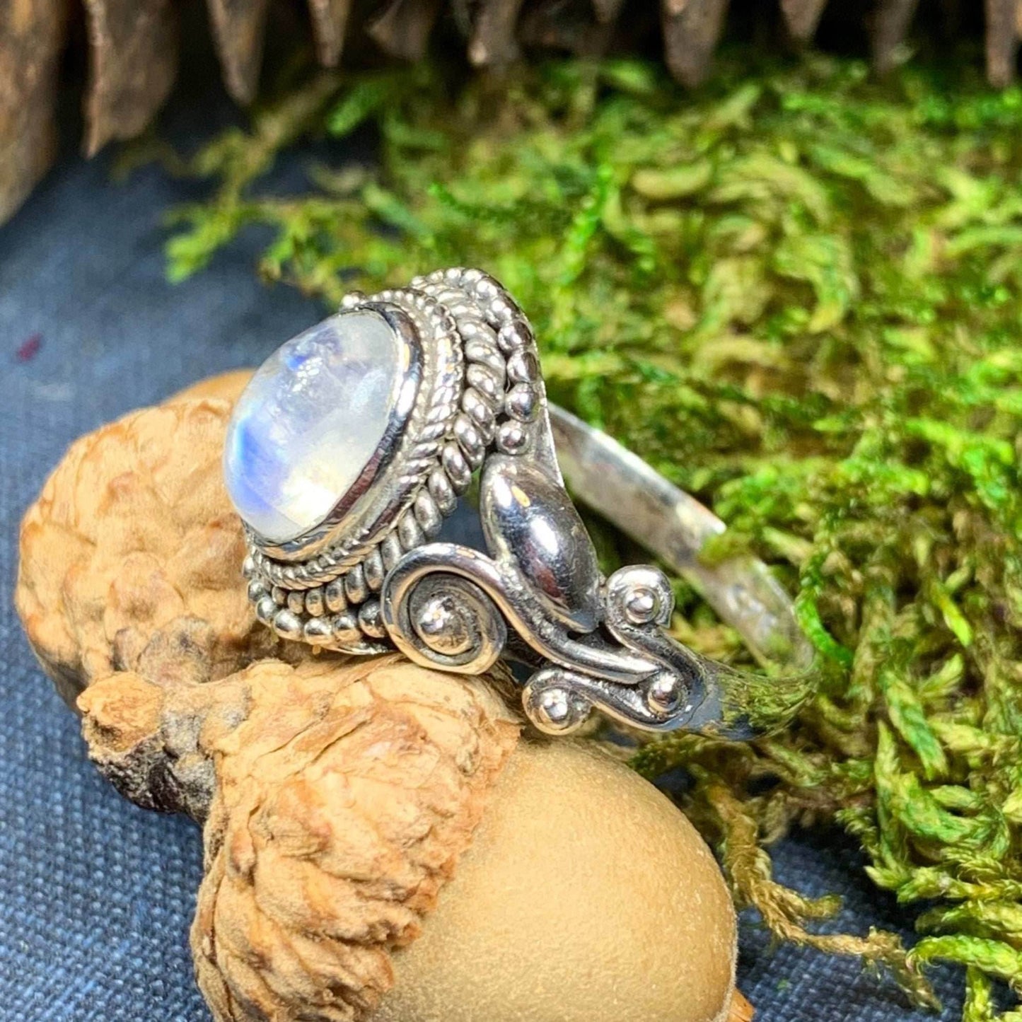 Celtic Vines Moonstone Ring - 7 / Moonstone