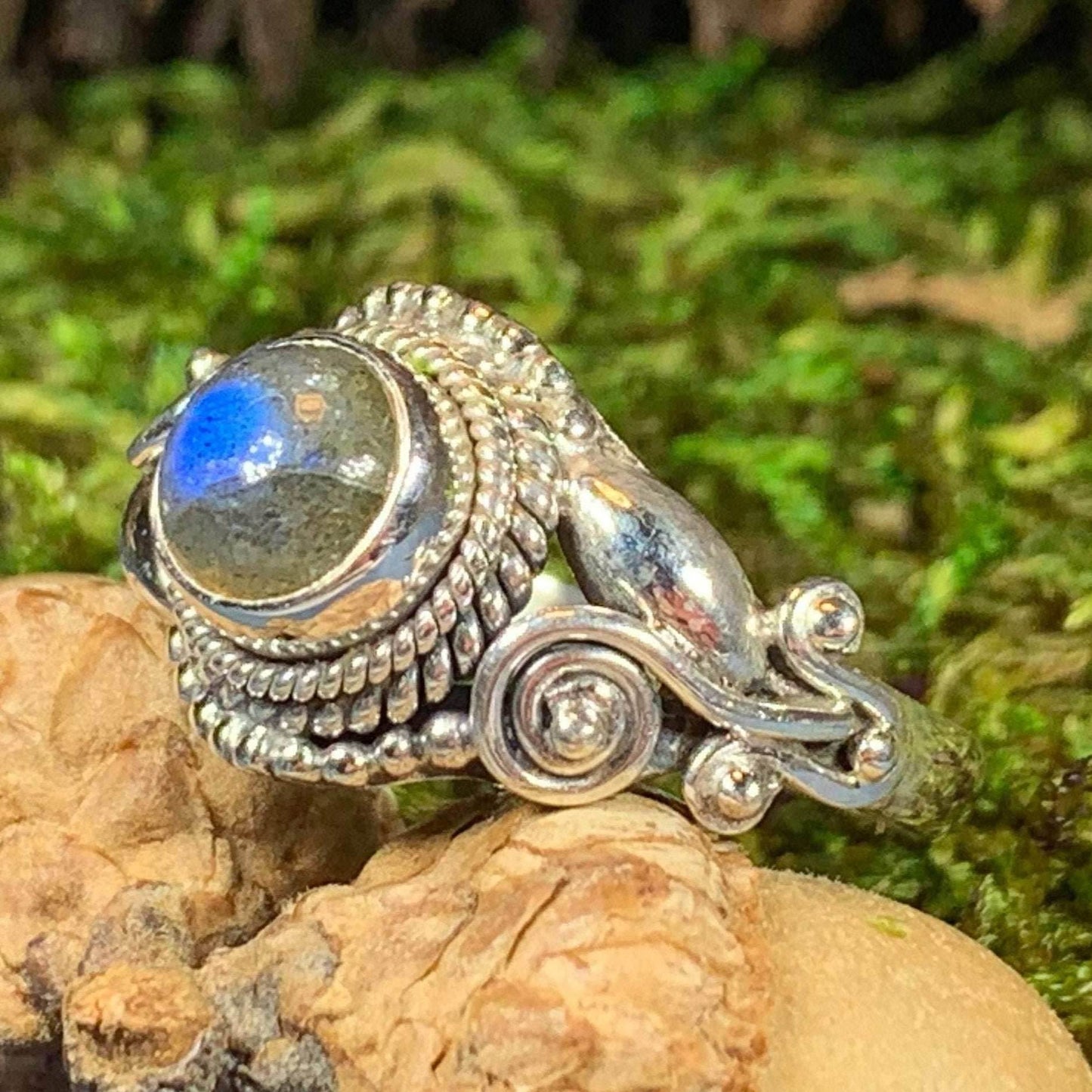 Celtic Vines Ring - 7 / Labradorite