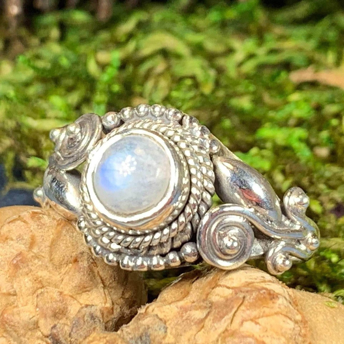 Celtic Vines Ring - 7 / Moonstone