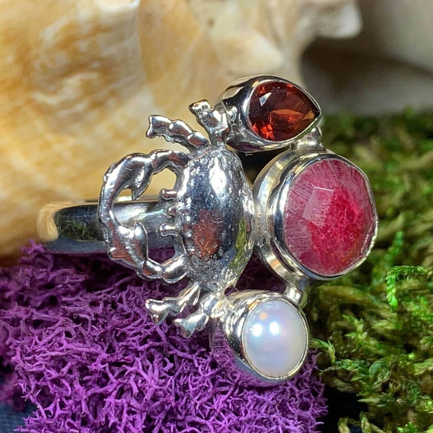Carine Crab Ring - 8 / Red