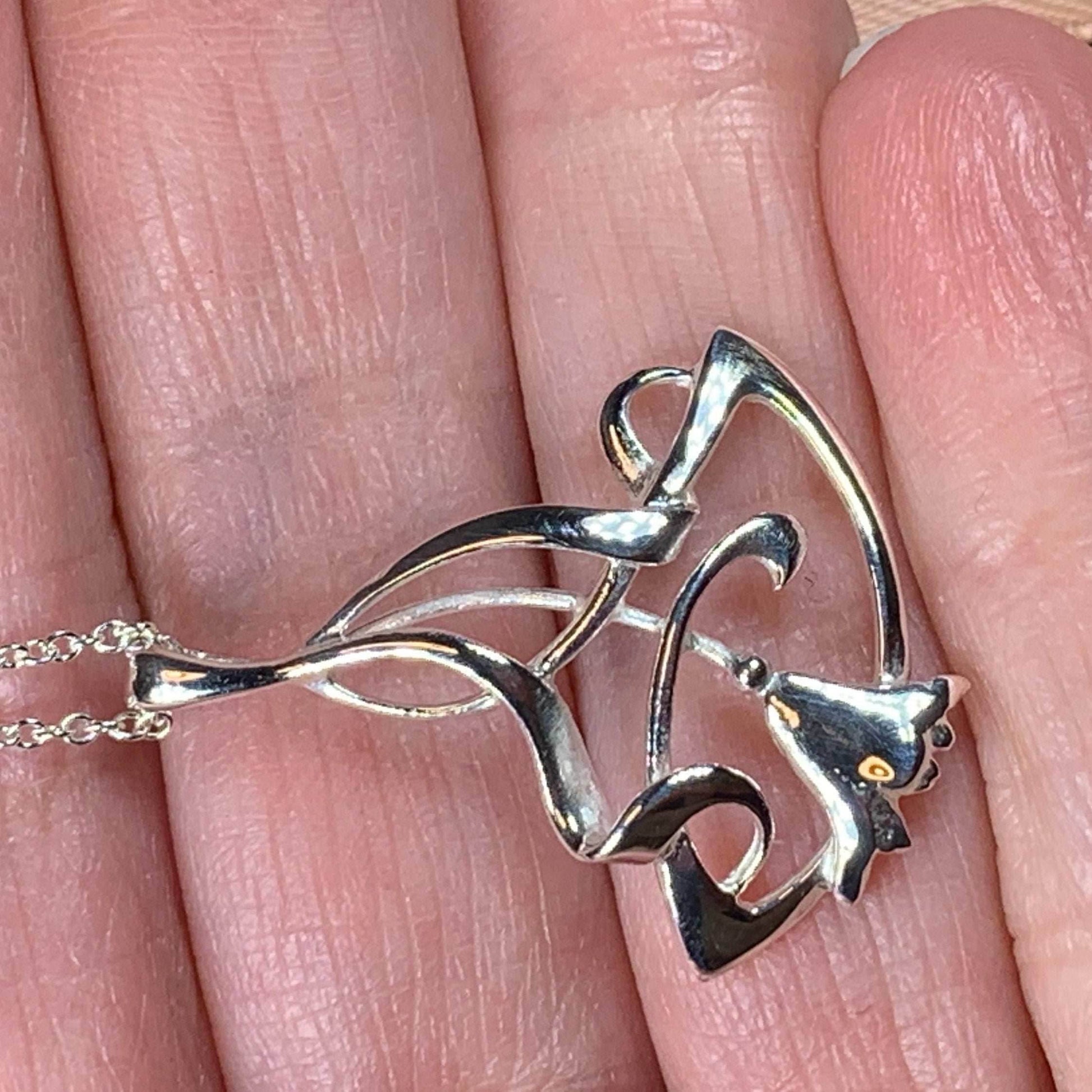 Elegant Bluebell Necklace - 18