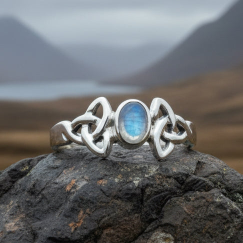 Damask Trinity Knot Ring