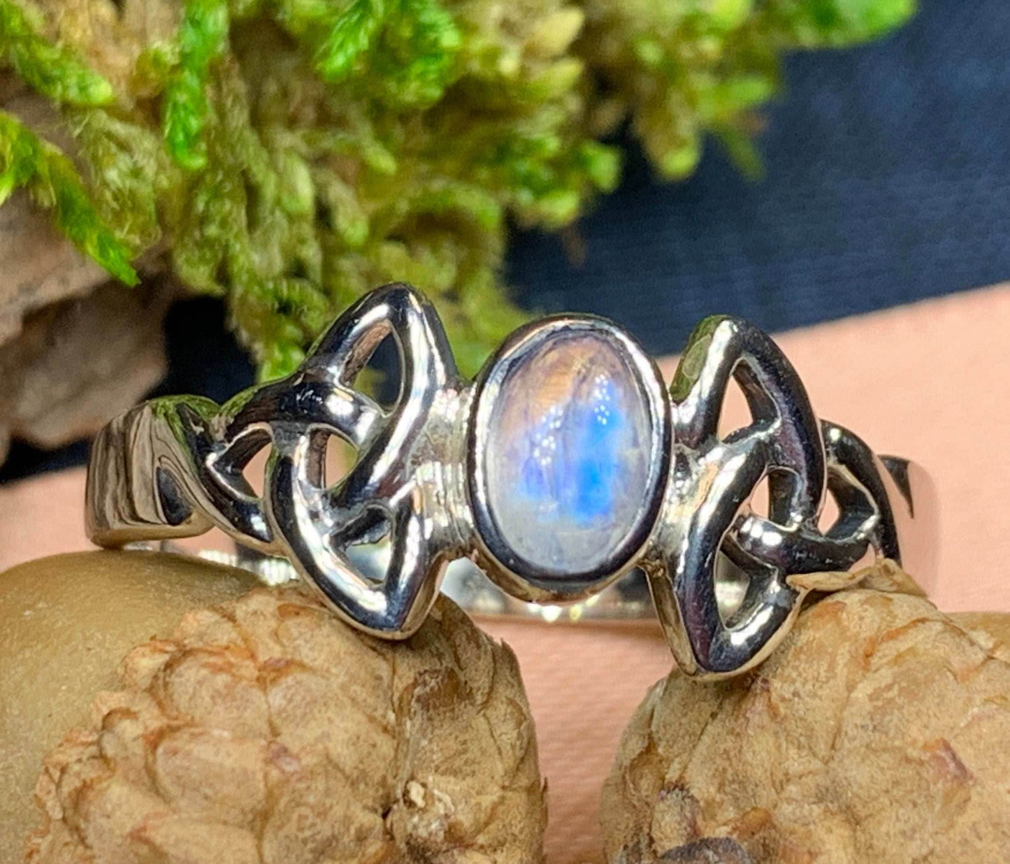 Damask Trinity Knot Ring - 5