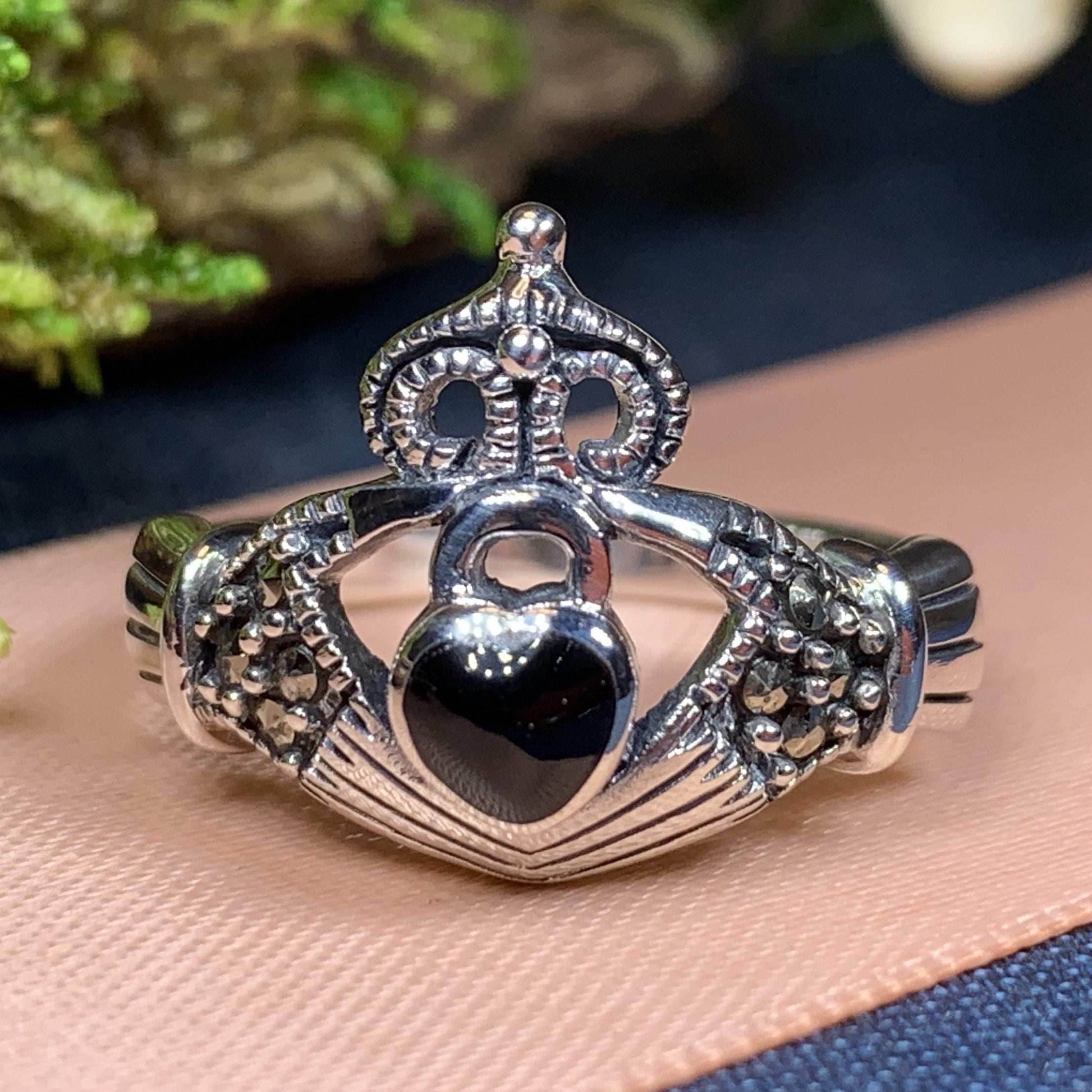 True Bond Onyx Claddagh Ring - 5