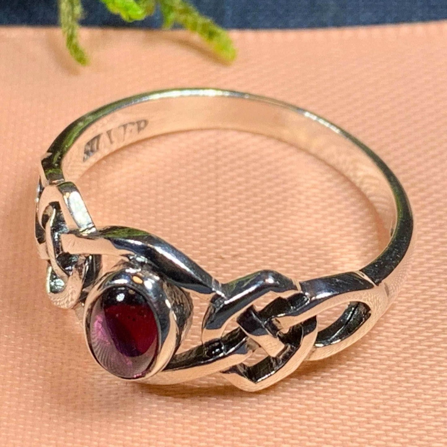 Dahlia Celtic Knot Ring - 10