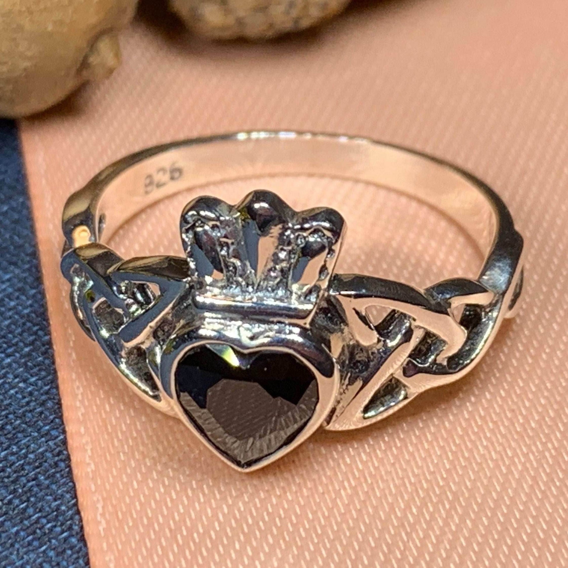 Agivey Claddagh Ring - 5 / Black