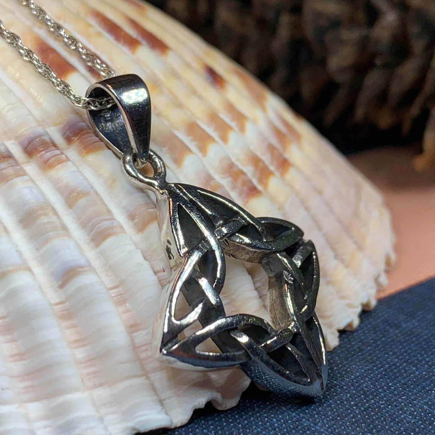 Tay Celtic Knot Necklace - 18