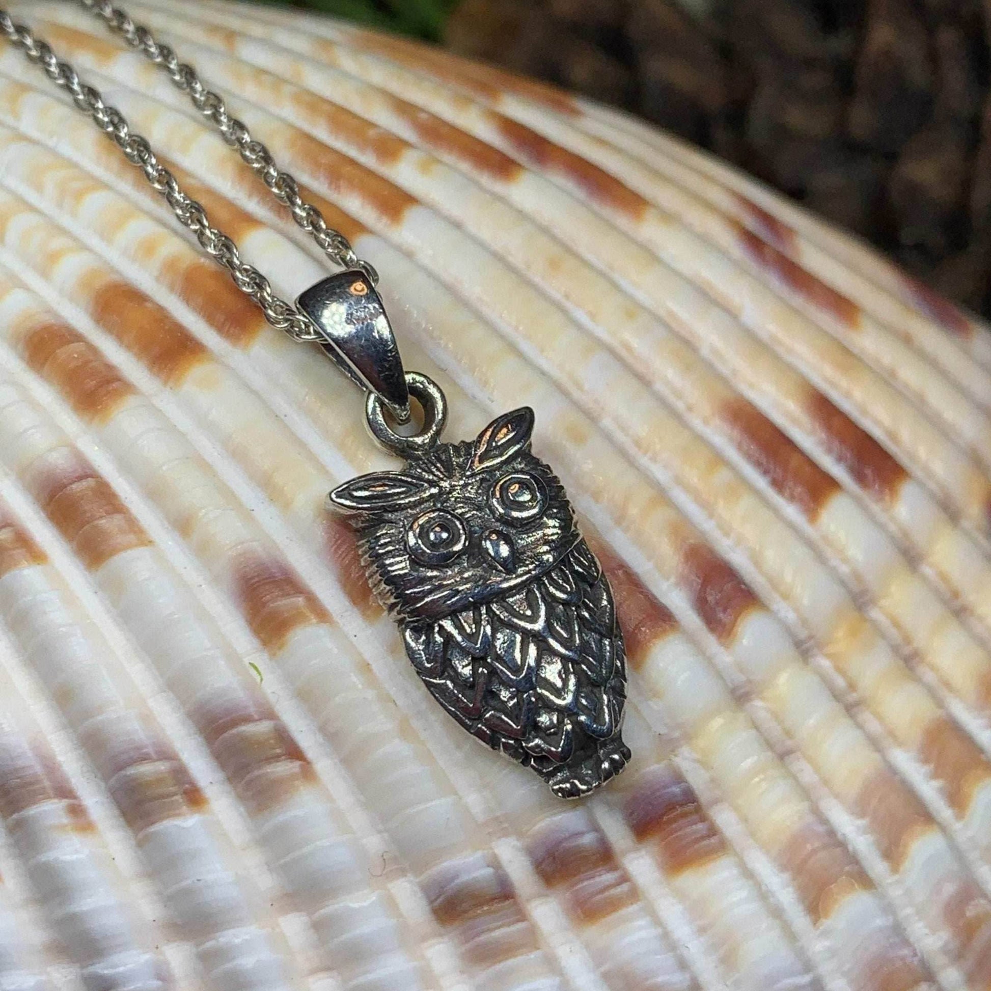 Ria Owl Necklace - 18