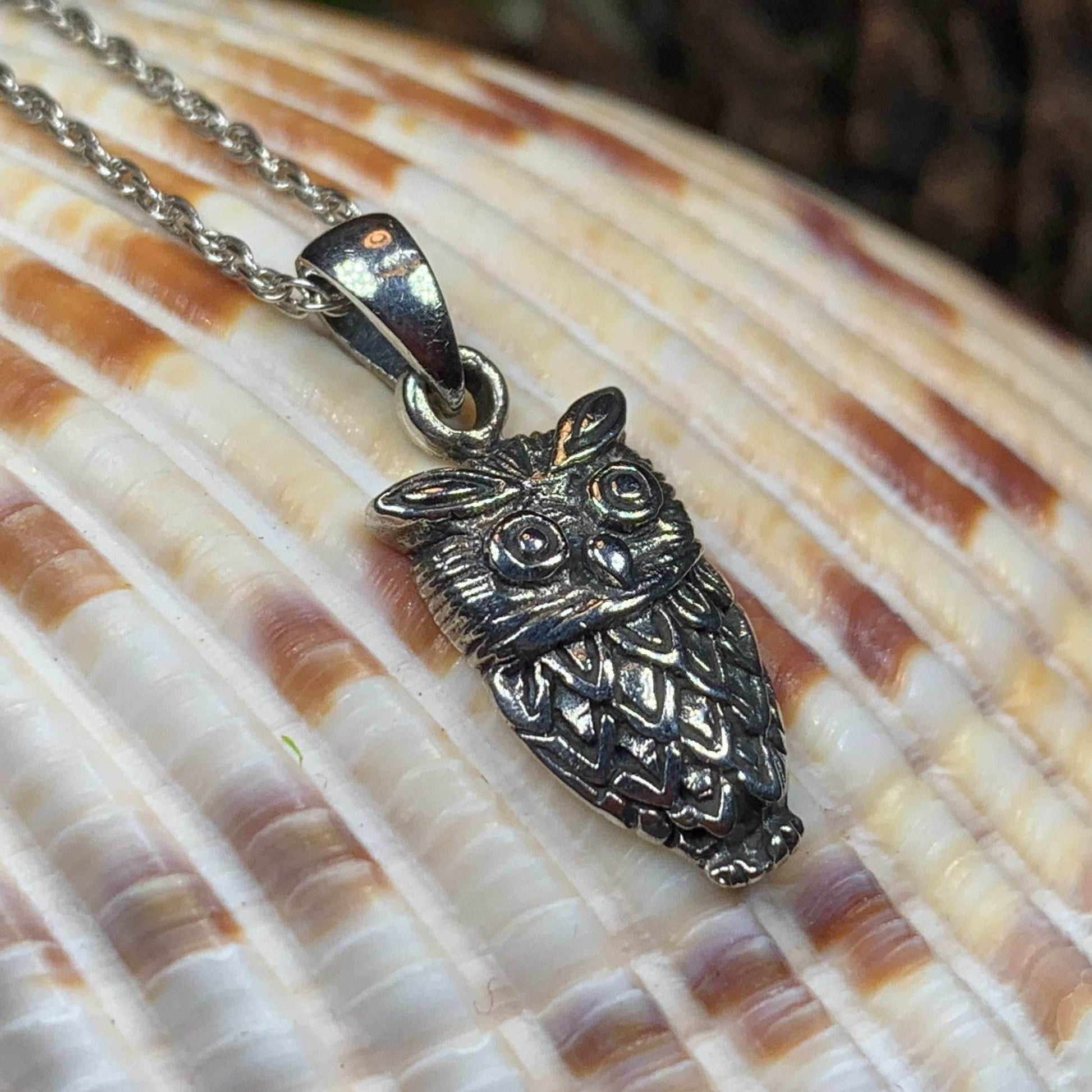 Ria Owl Necklace - 18