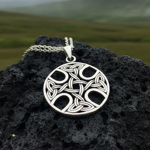 Máire Celtic Knot Necklace