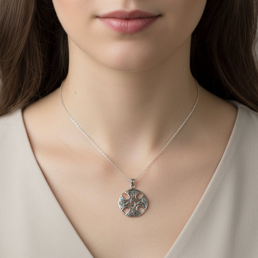 Máire Celtic Knot Necklace