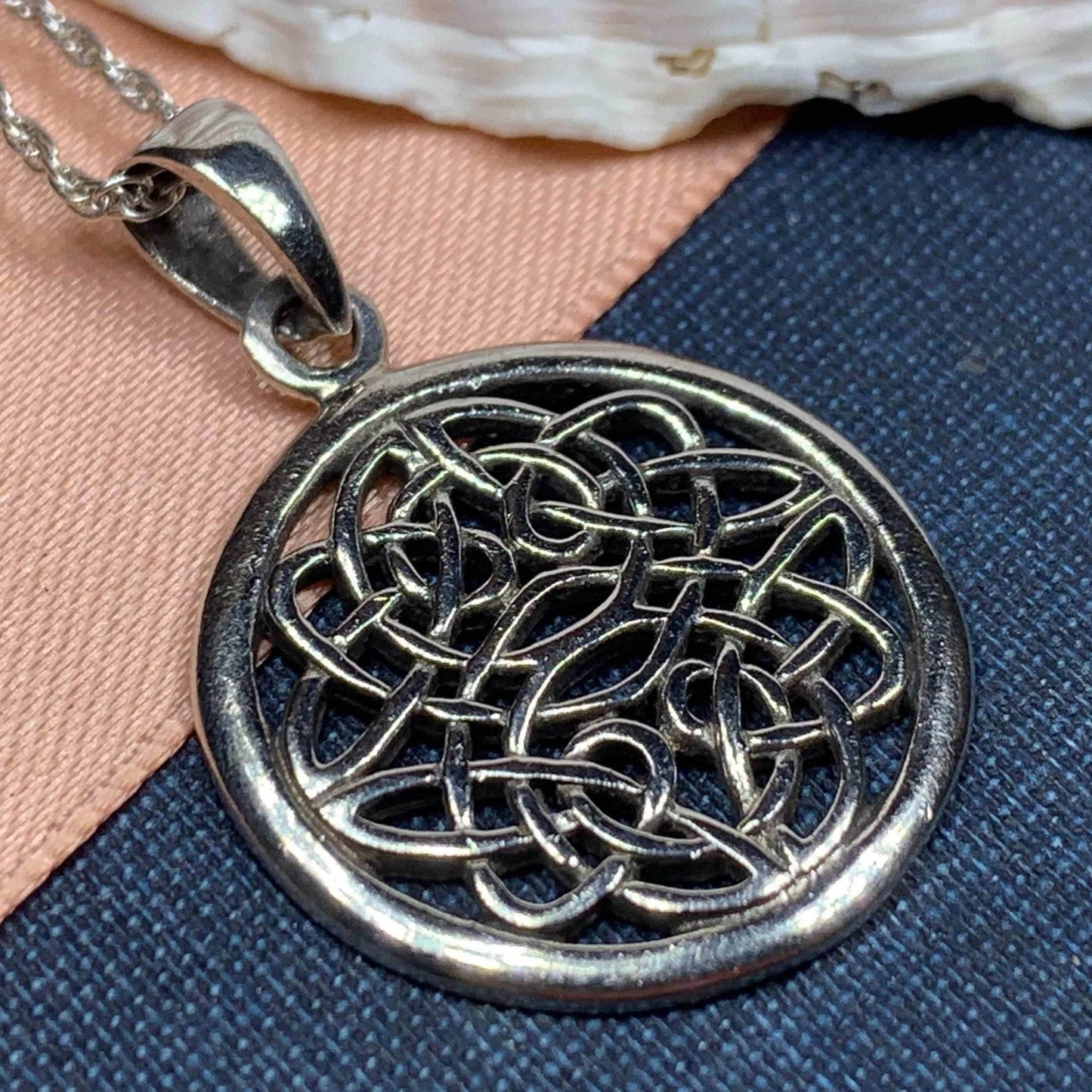 Storeen Celtic Knot Necklace - 18