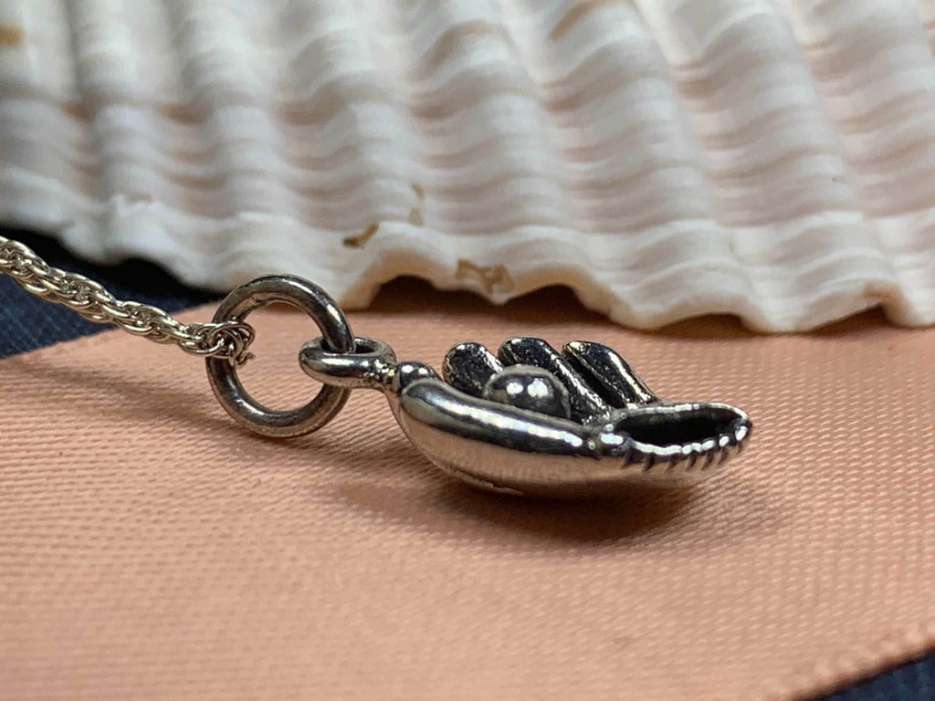 Baseball Mitt Necklace - 18
