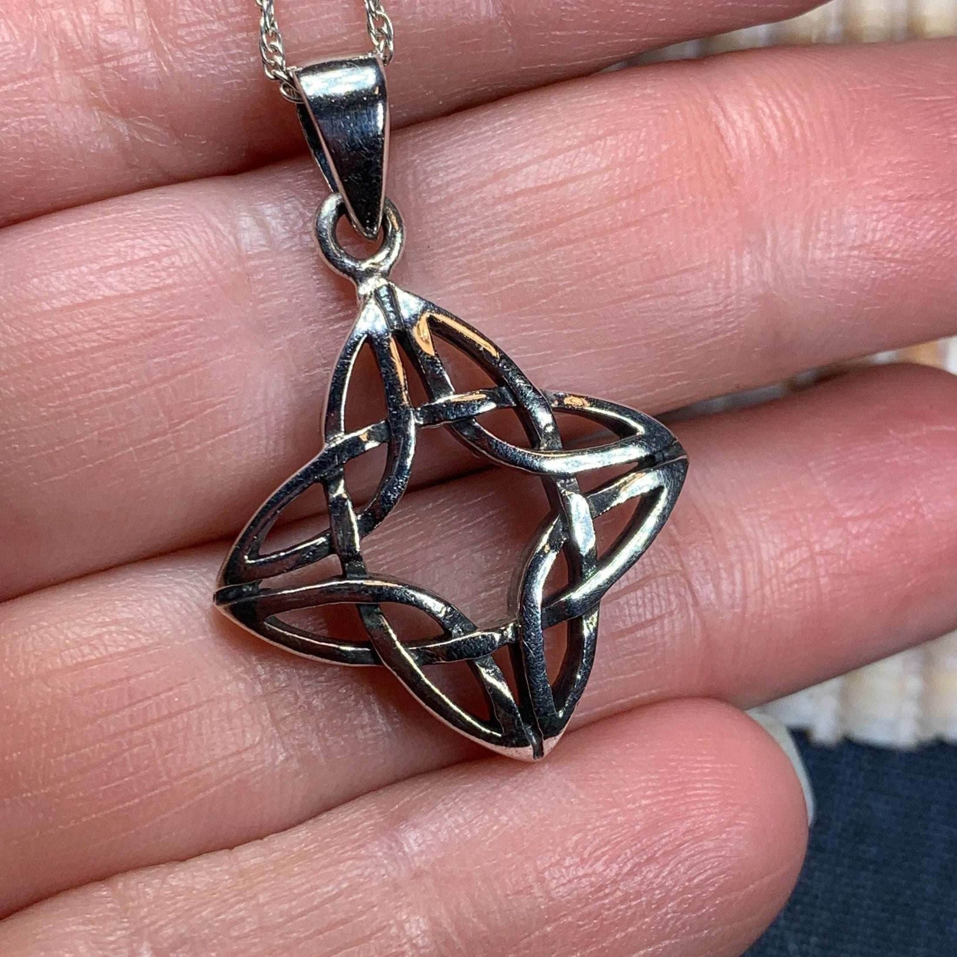 Tay Celtic Knot Necklace - 18