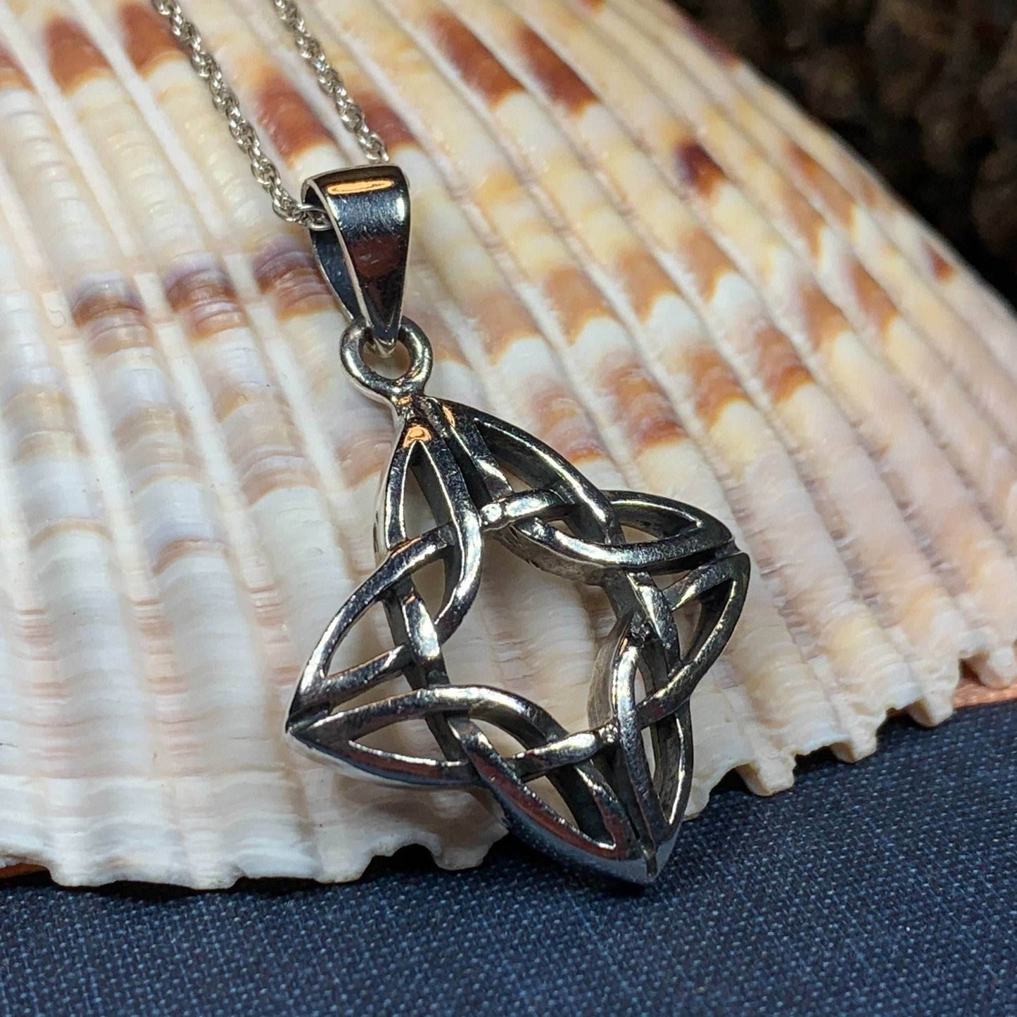 Tay Celtic Knot Necklace - 18