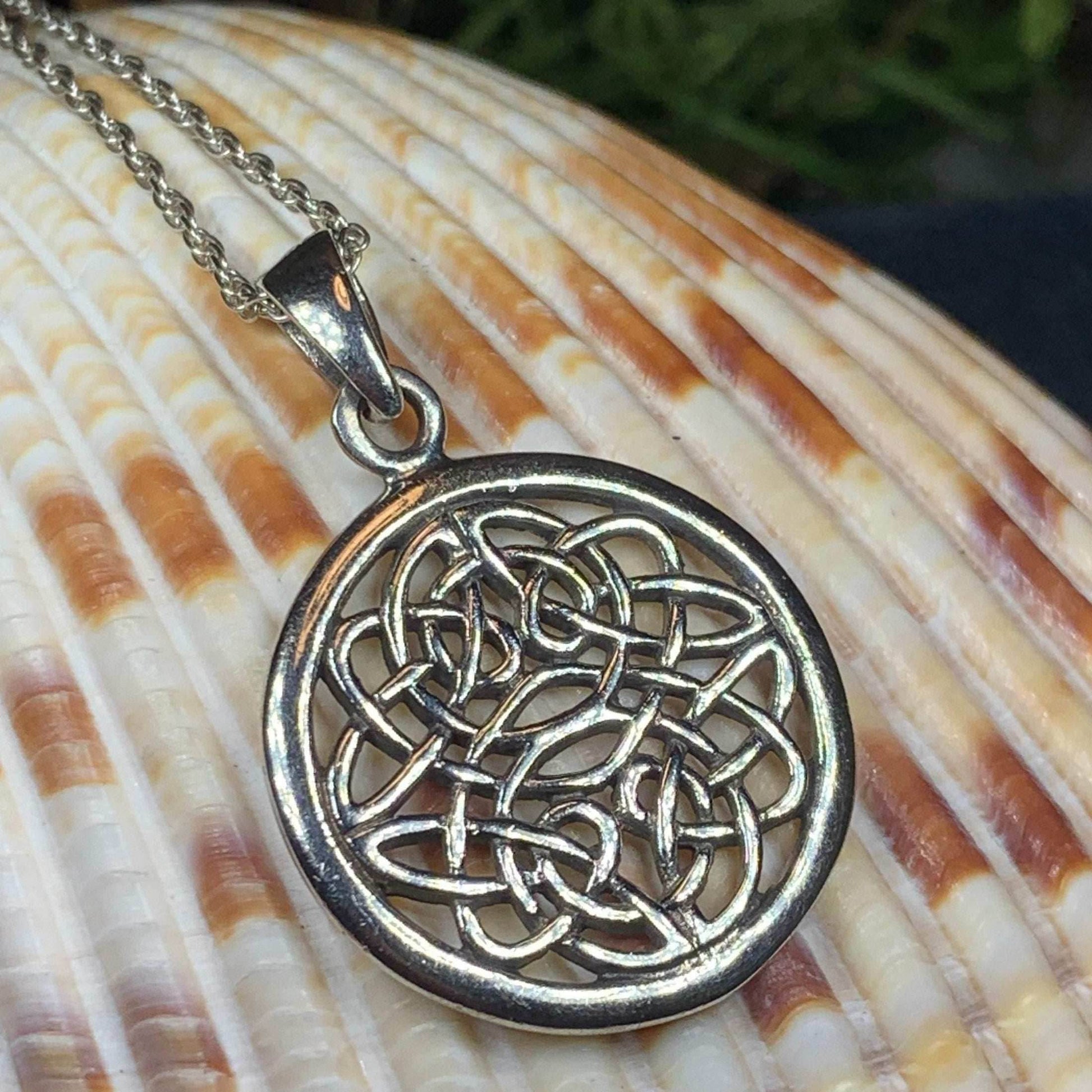 Storeen Celtic Knot Necklace - 18