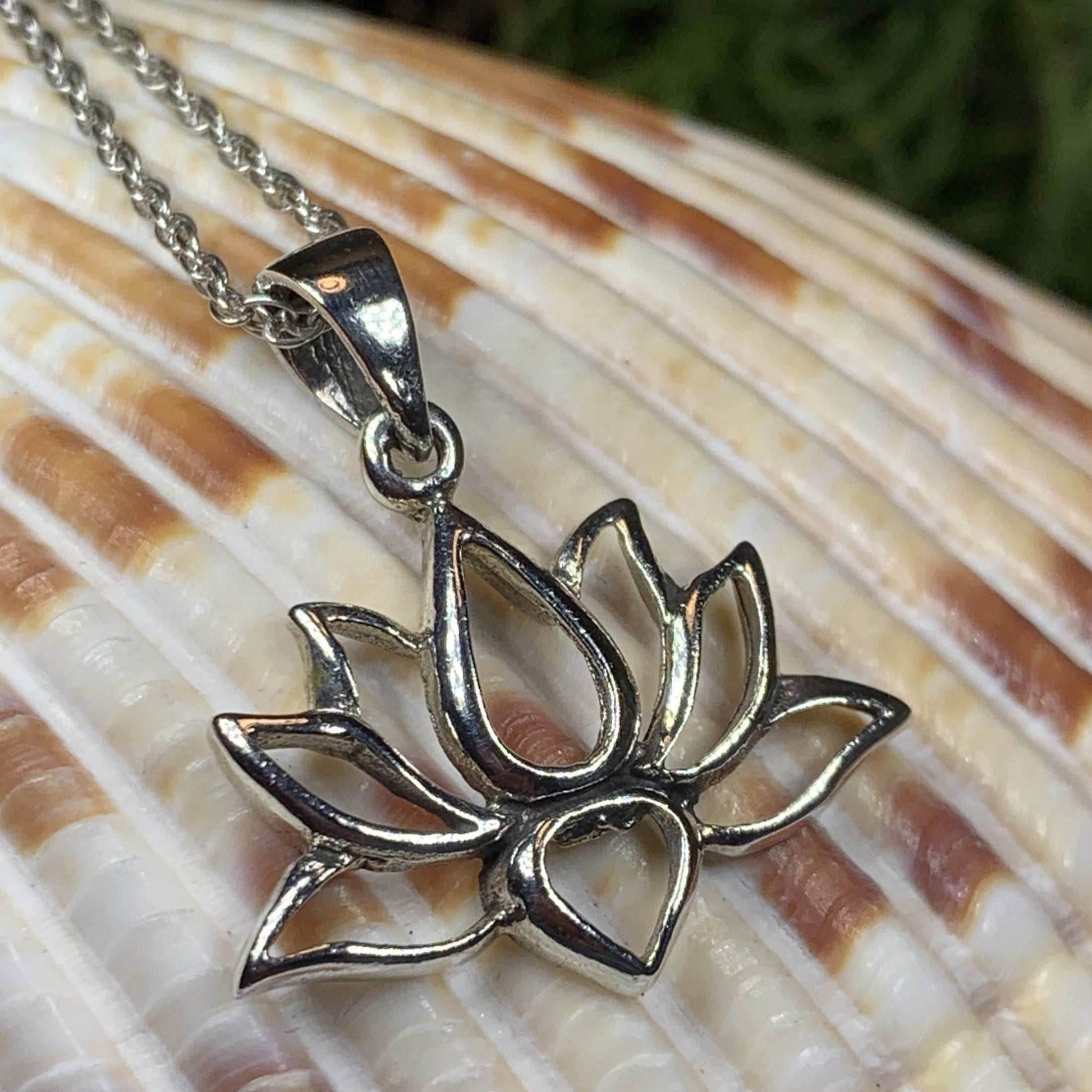 Radiant Lotus Necklace - 18
