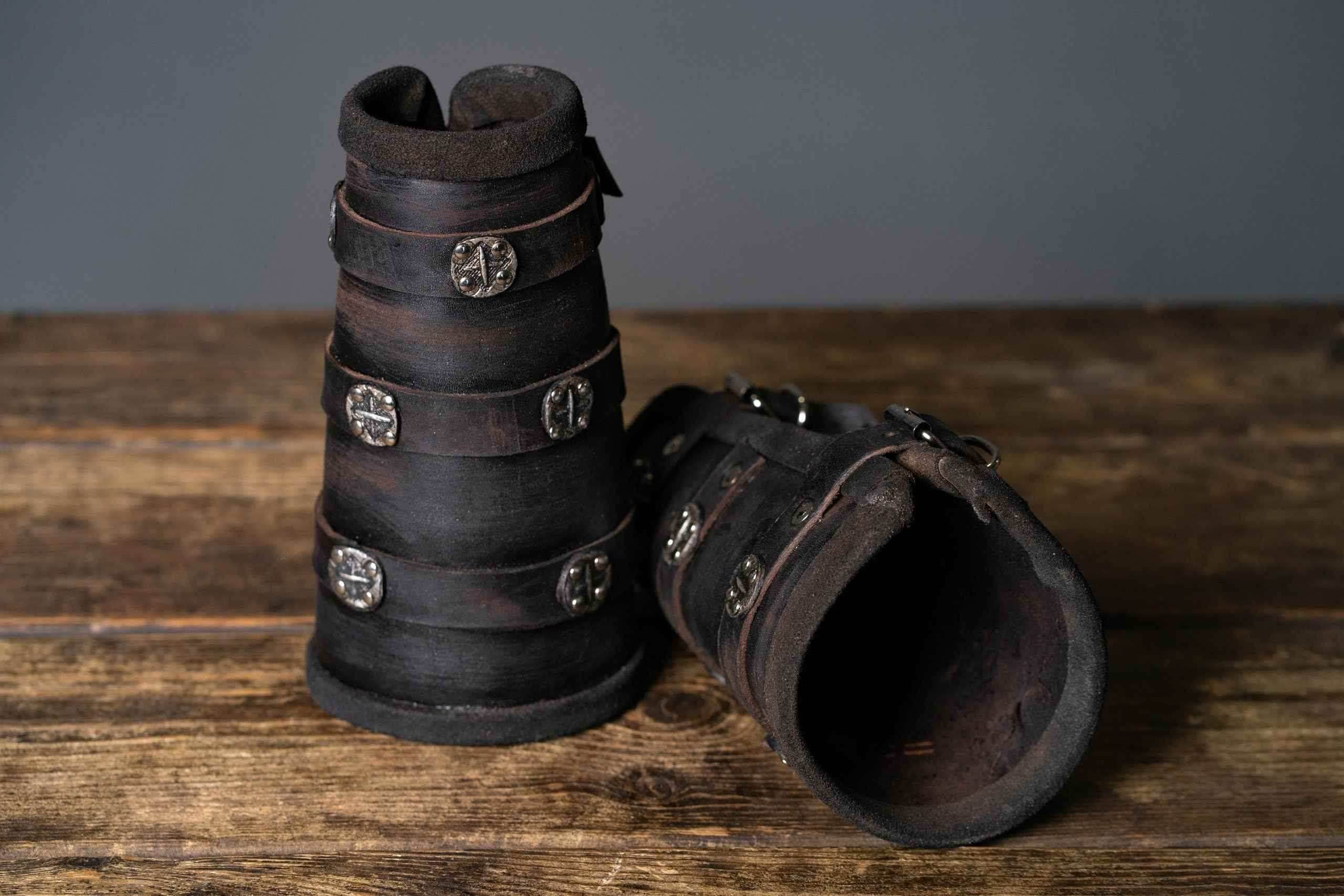 Uhtred larp leather bracers (Last Kingdom) - brown (as pictured) / For two hands