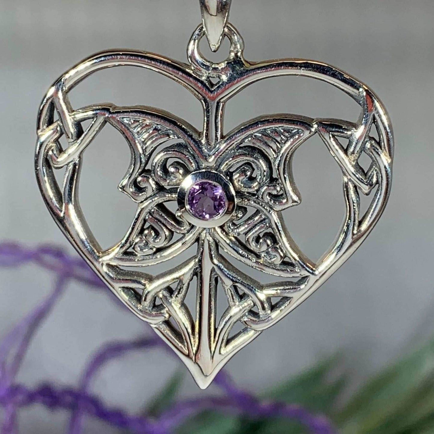 Lumina Heart Necklace - Amethyst / 18