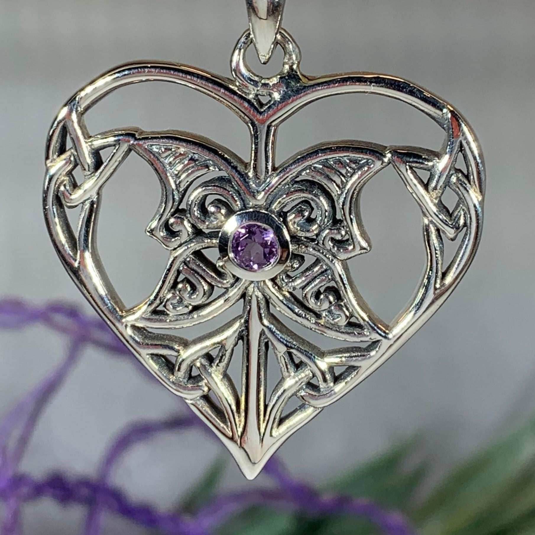 Lumina Heart Necklace - Amethyst / 18