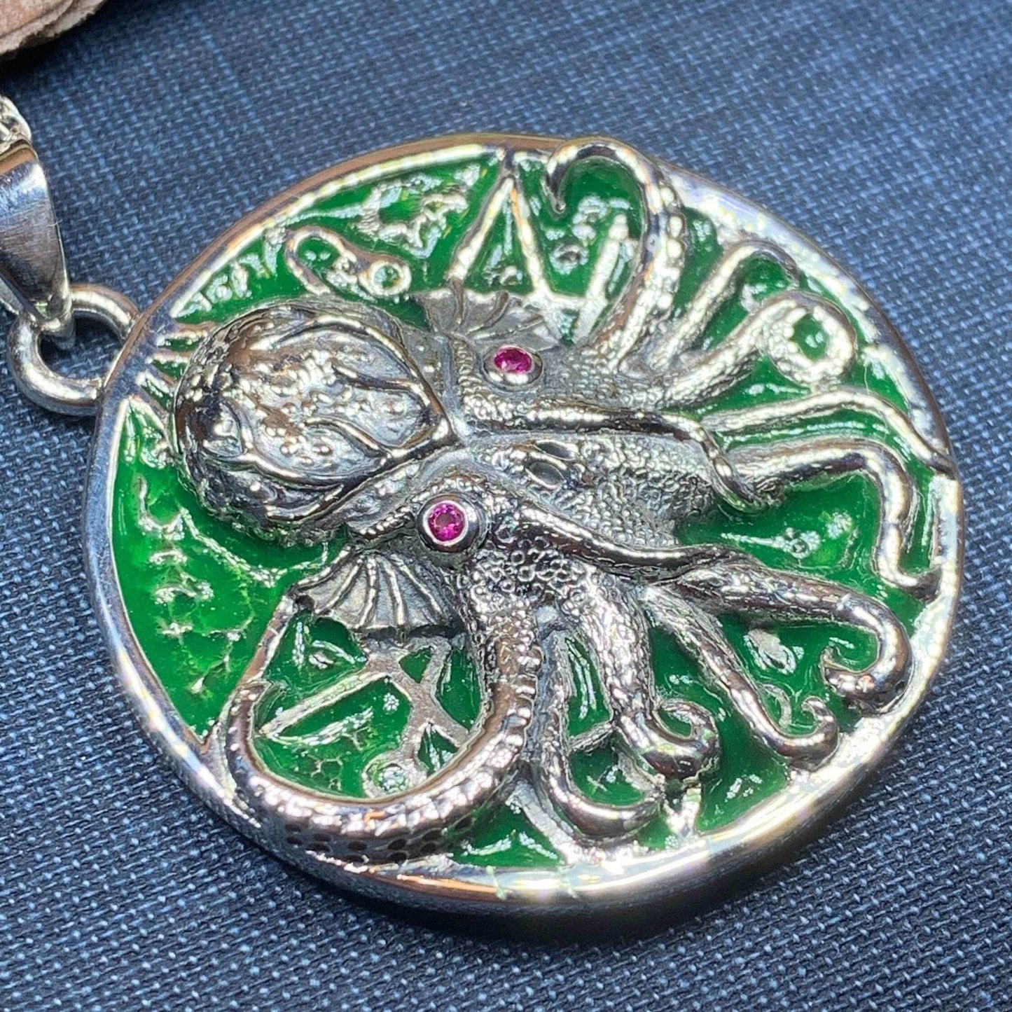 Fearsome Octopus Necklace - 18