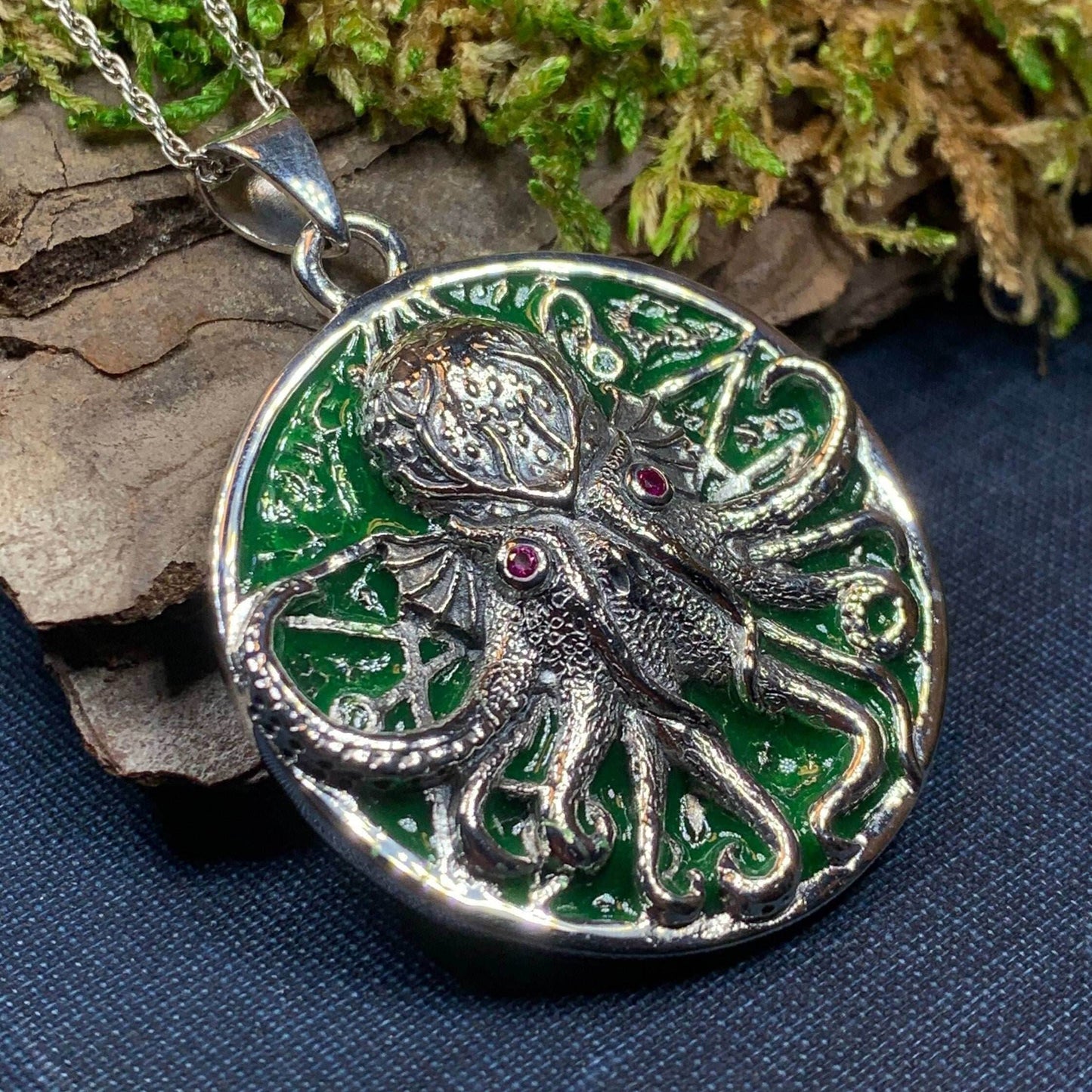 Fearsome Octopus Necklace - 18