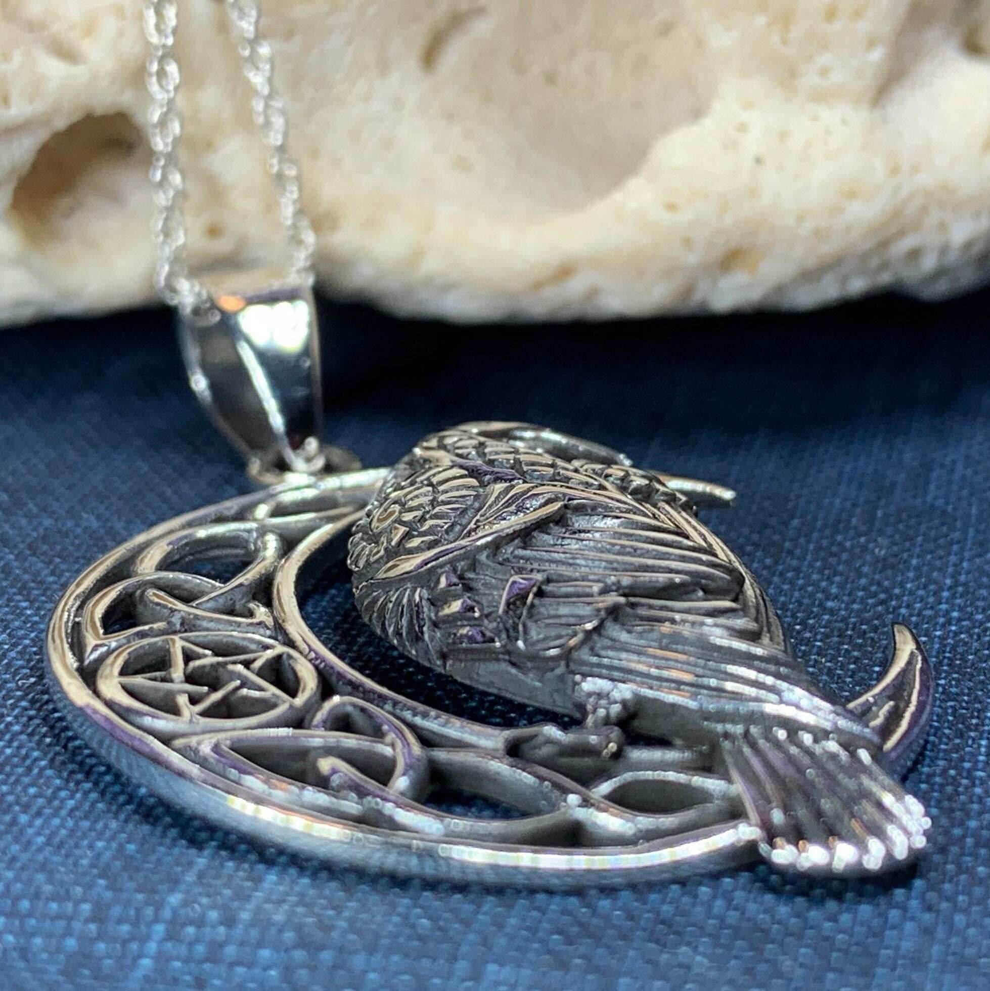 Nightwatcher Celtic Raven Necklace - 18