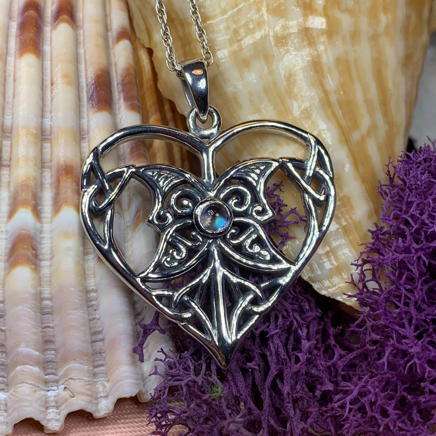Lumina Heart Necklace - Amethyst / 18