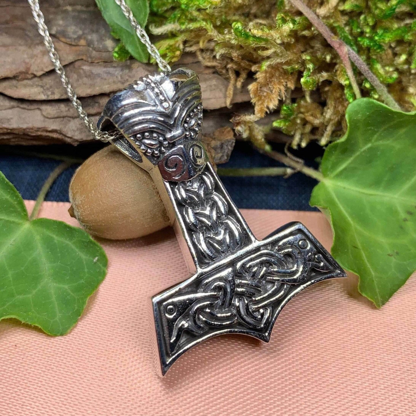 Idun Thor's Hammer Necklace - 18