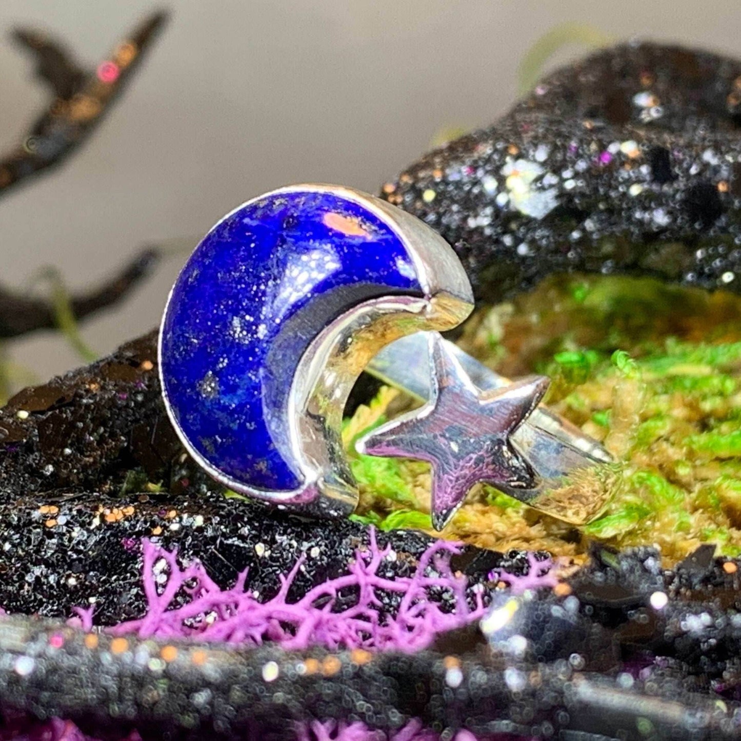 Moanne Crescent Moon Ring - Lapis lazuli / 9