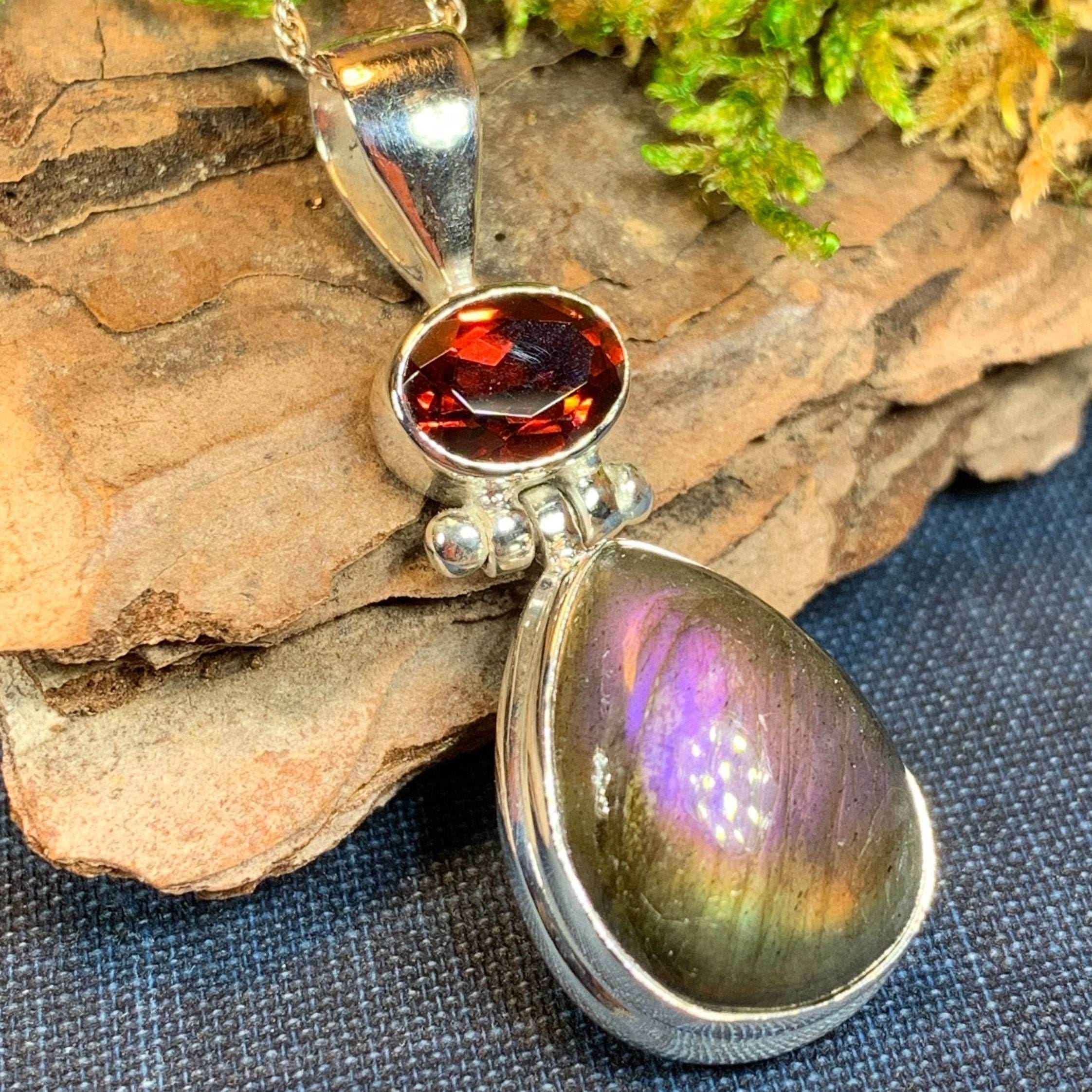 Celtic Night Necklace - 18 / Oval