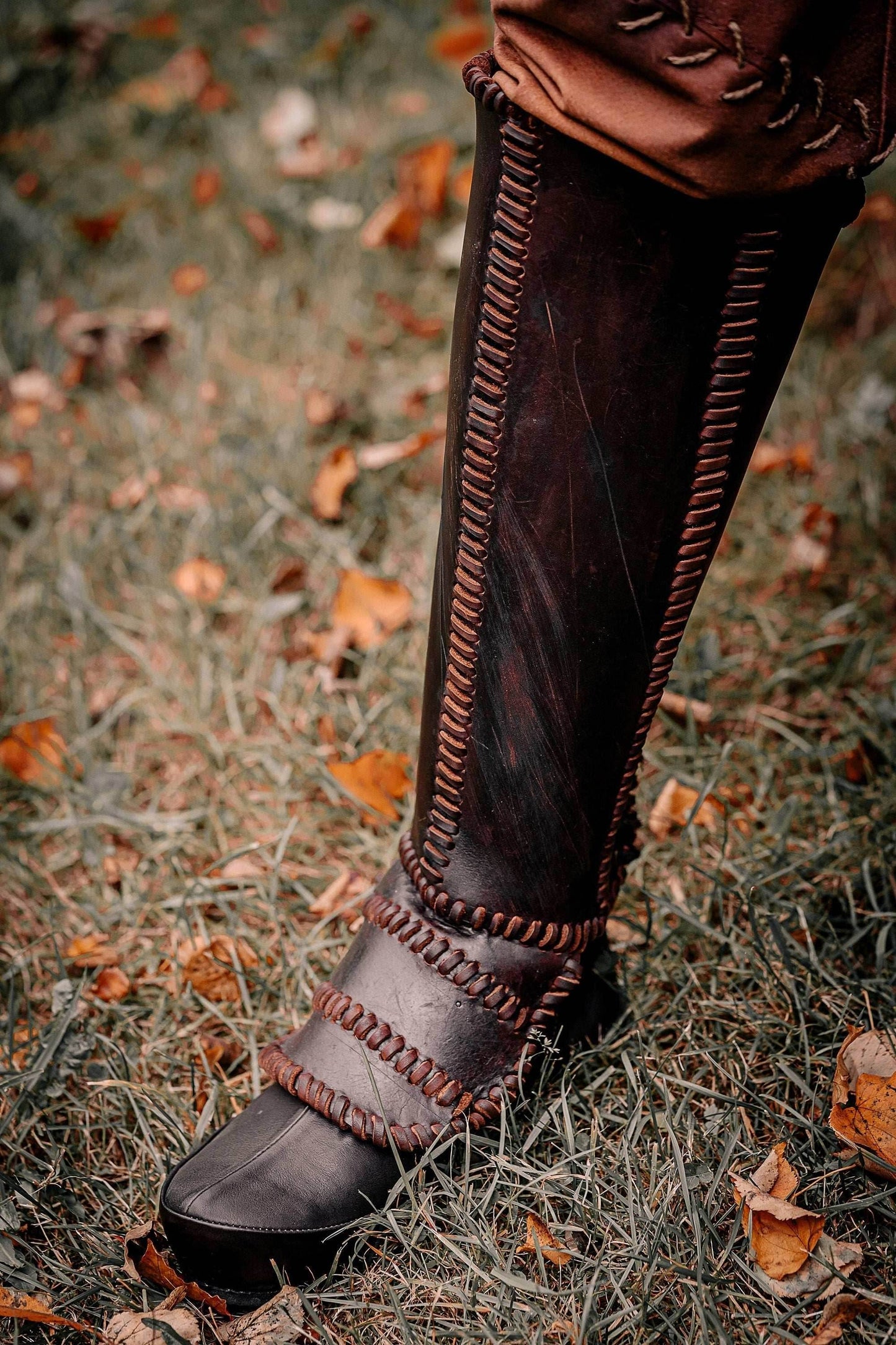 Viking leather shin guards - brown (lie photo) / S