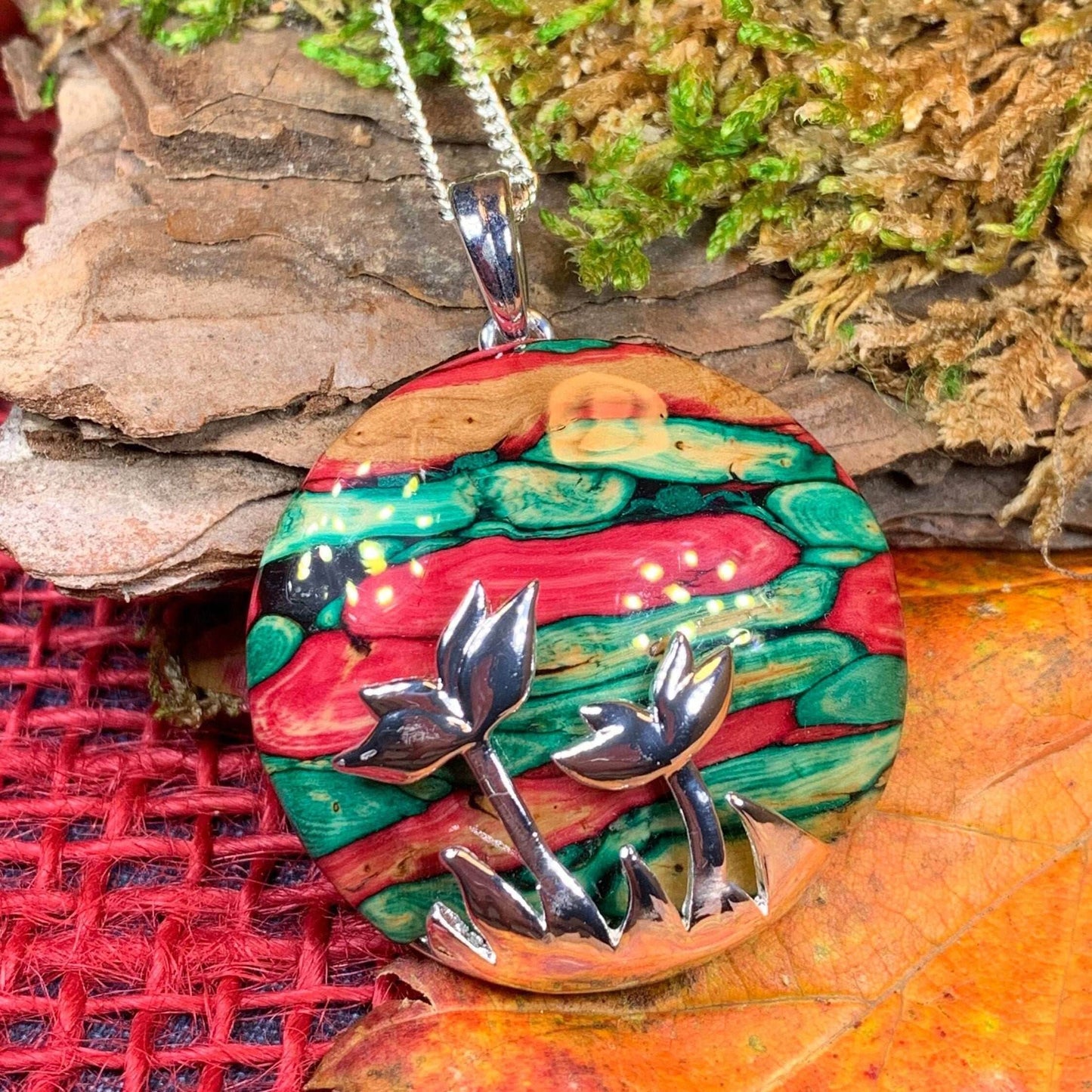 Heathergems Celtic Flower Necklace - Red Green