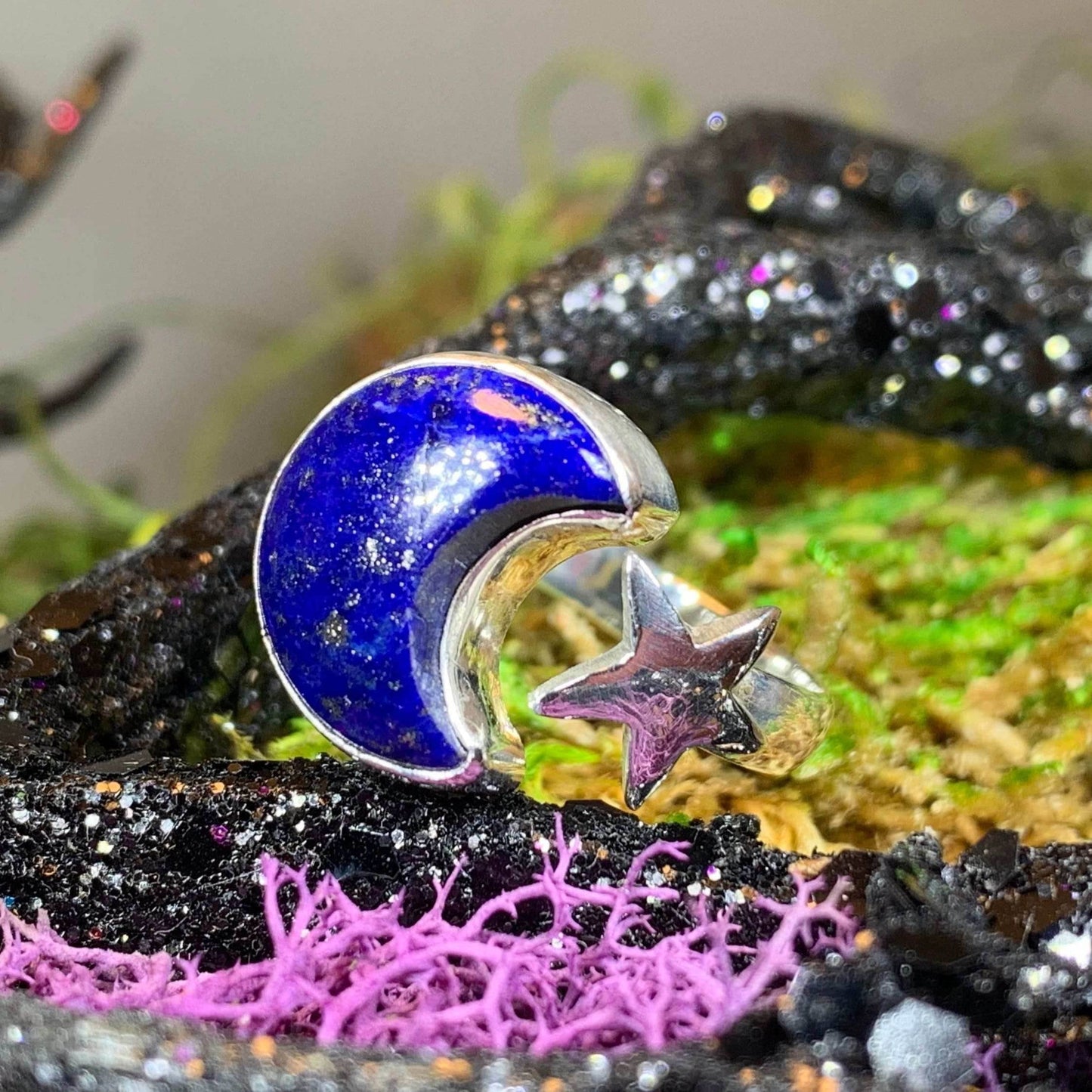 Moanne Crescent Moon Ring - Lapis lazuli / 9