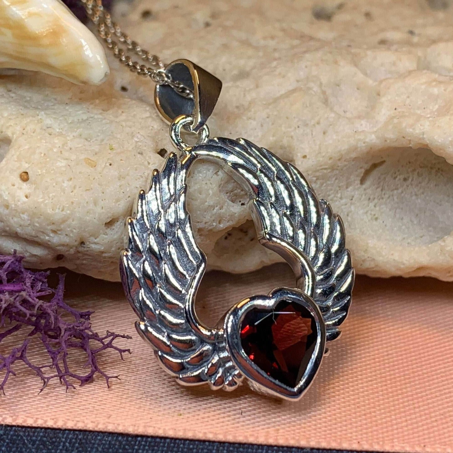 Sidney Angel Wings Necklace - Garnet / 18