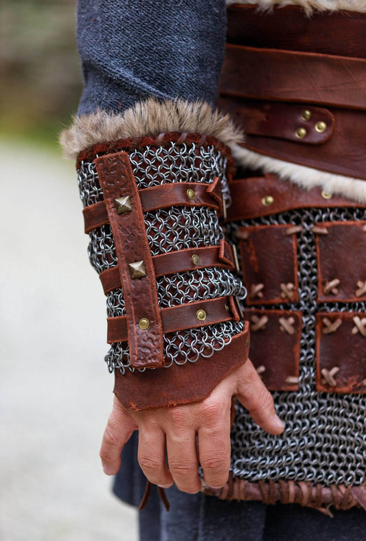 Warlord leather bracers with сhainmail - brown (as pictured)